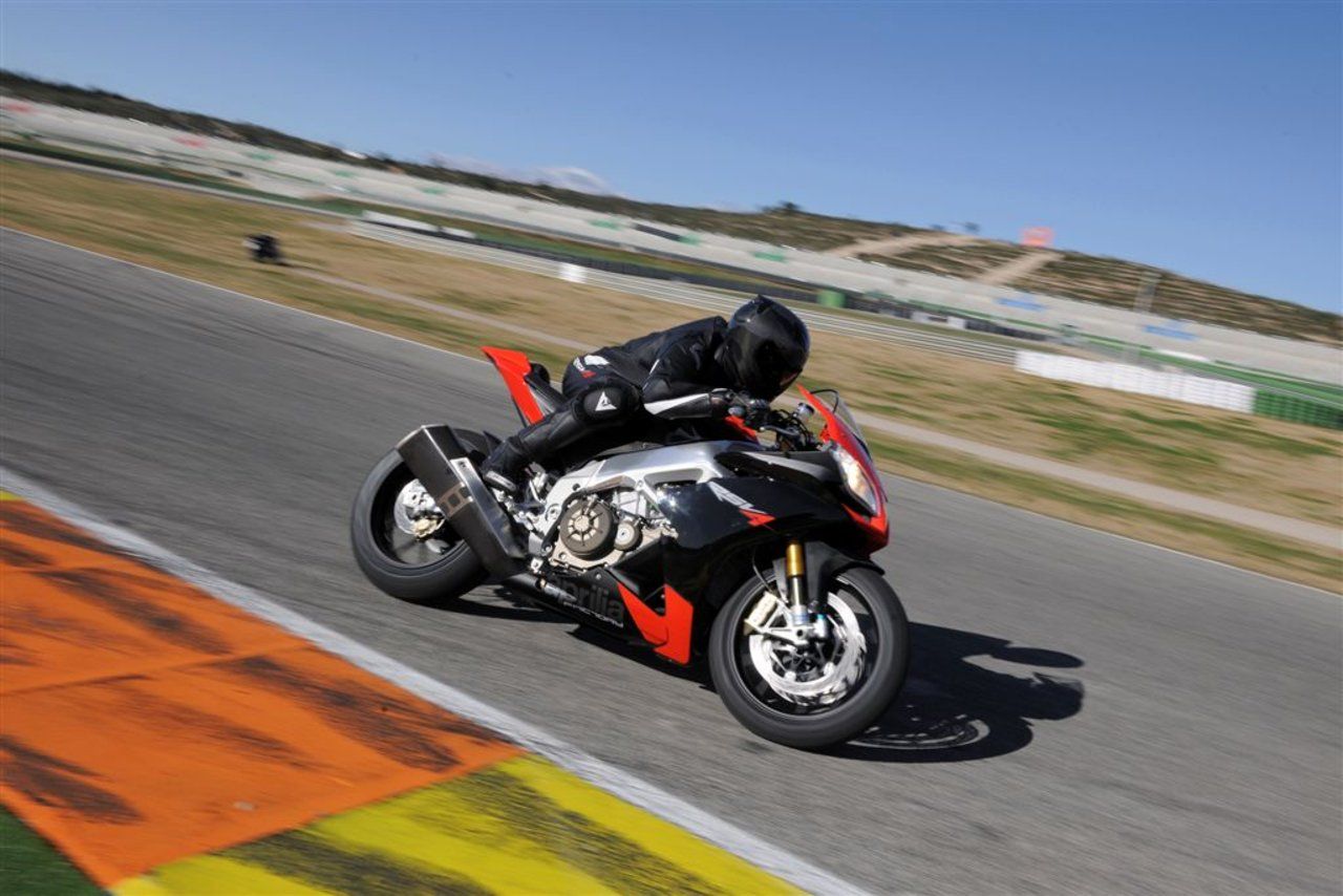  Aprilia RSV4 Factory