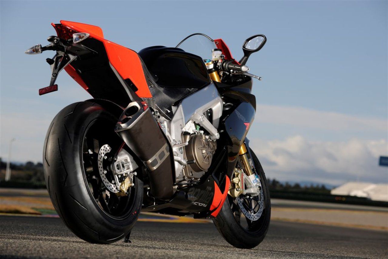  Aprilia RSV4 Factory