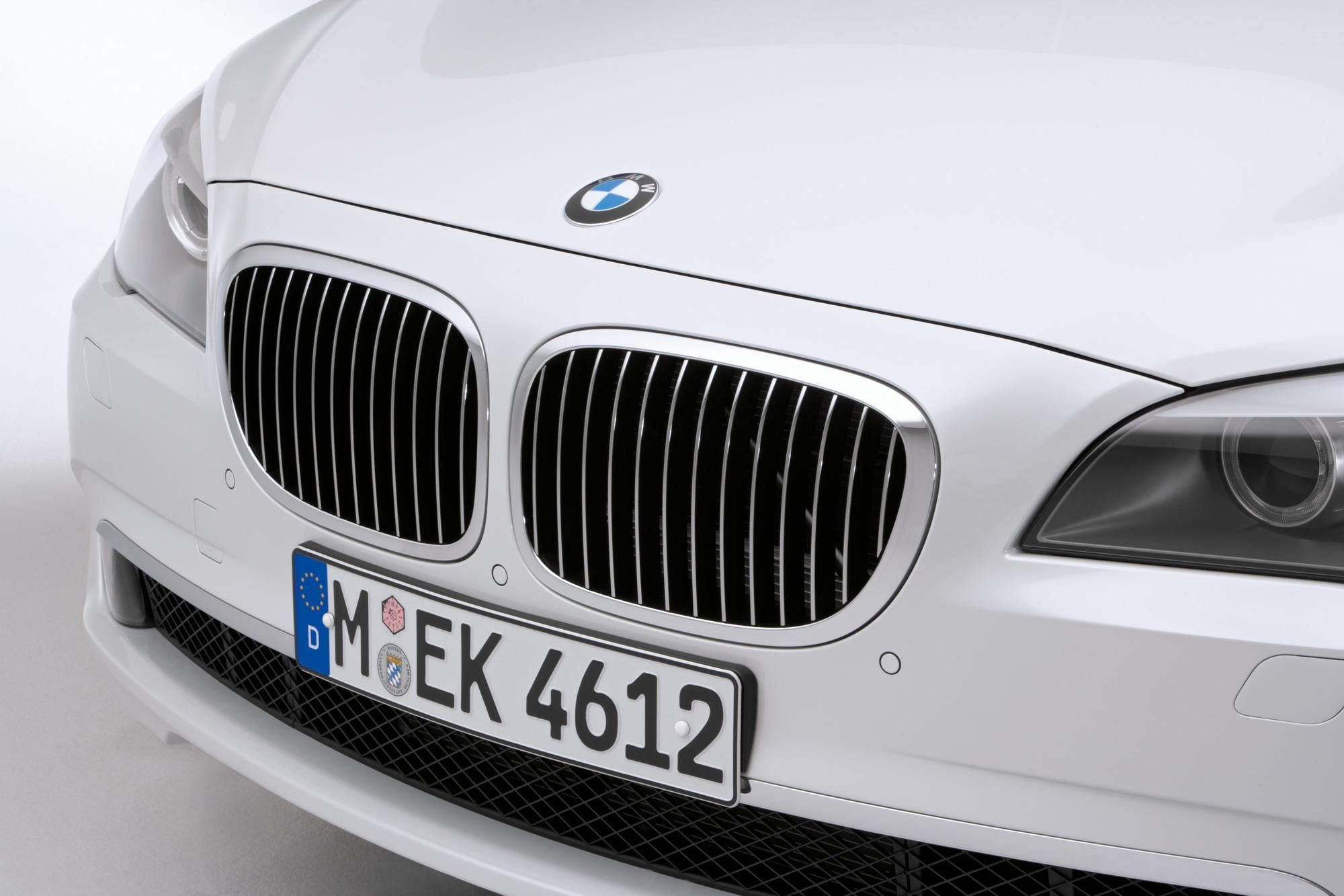 File:BMW 740i (F01) front.JPG - Wikimedia Commons