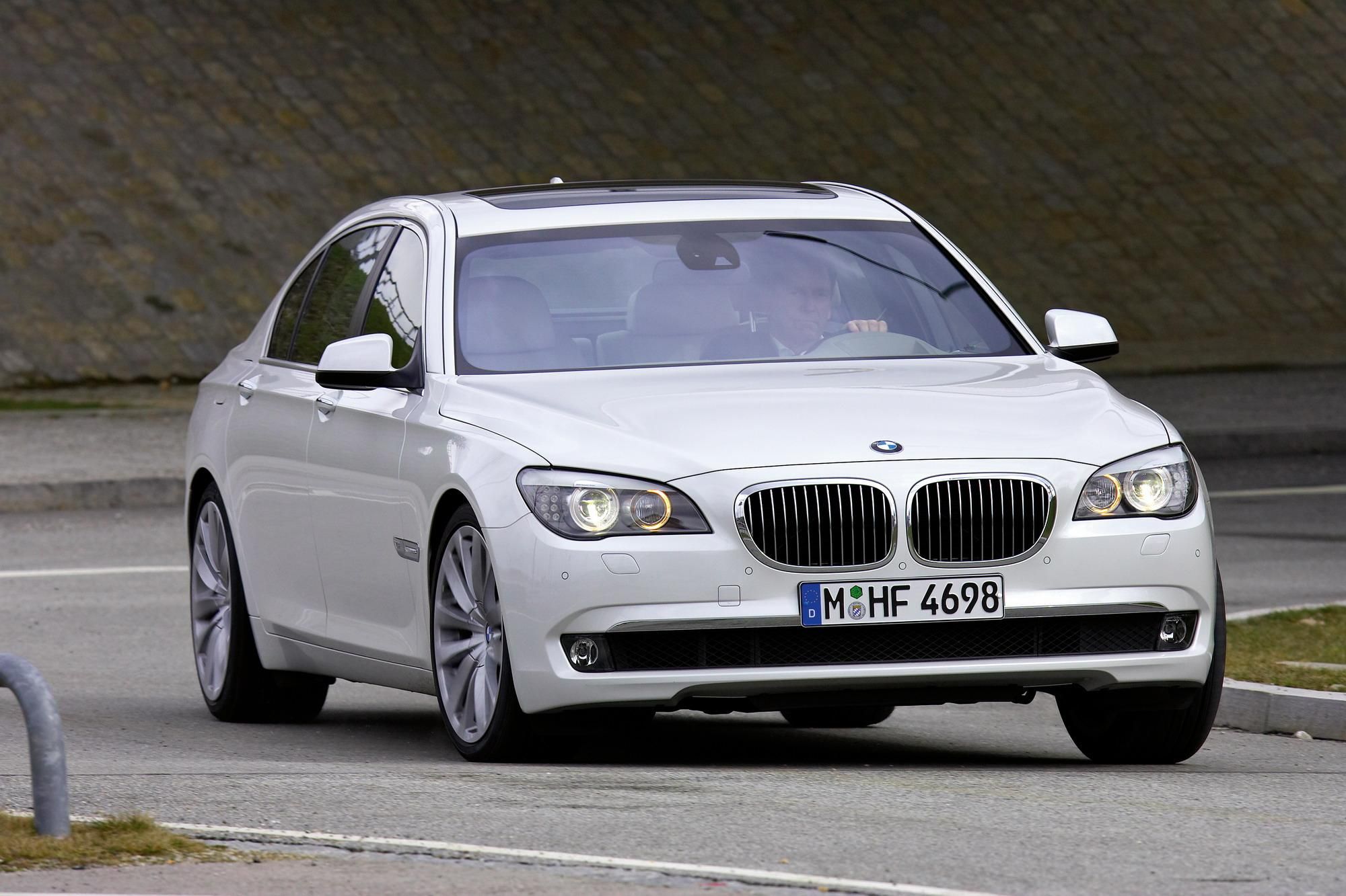 2010 BMW 760i and 760Li