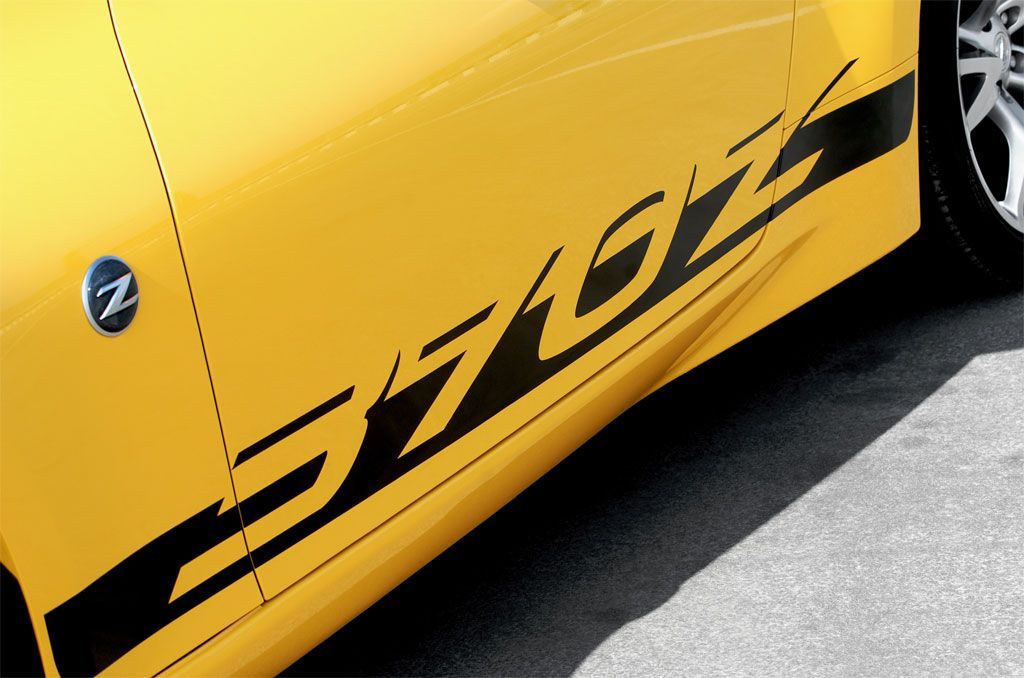 2009 Nissan 370Z Yellow