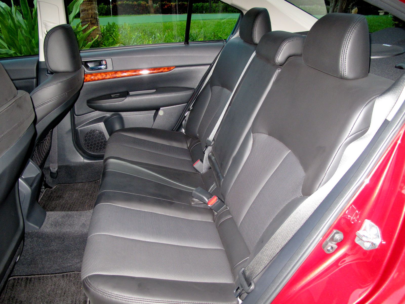 2010 Subaru Legacy 3.6 R