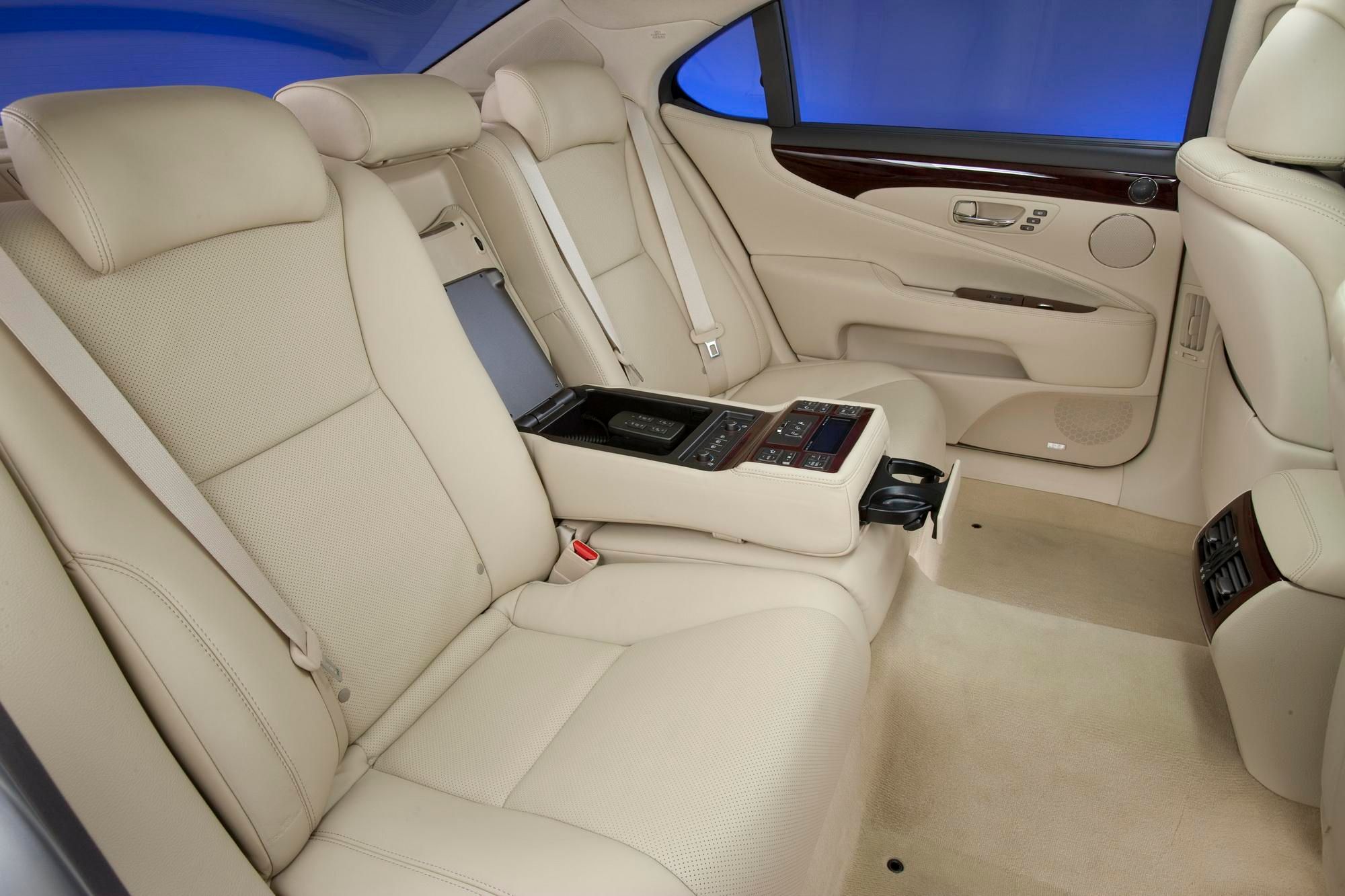 2010 Lexus LS 460 