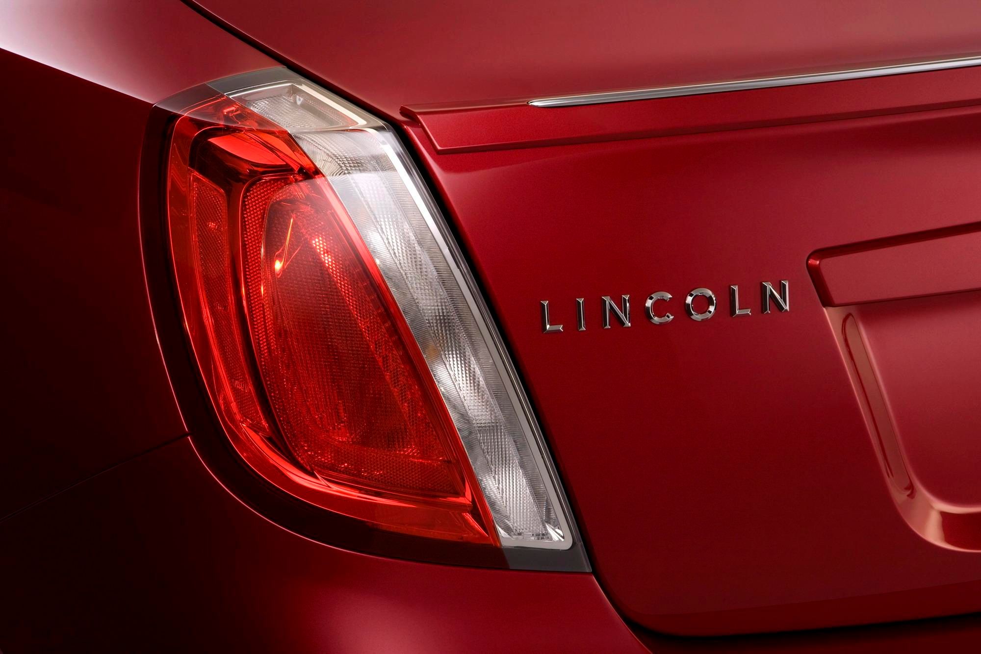 2010 Lincoln MKS