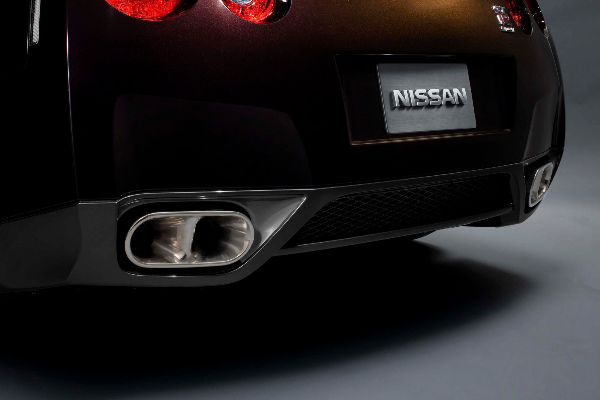 2011 Nissan GT-R New-Spec