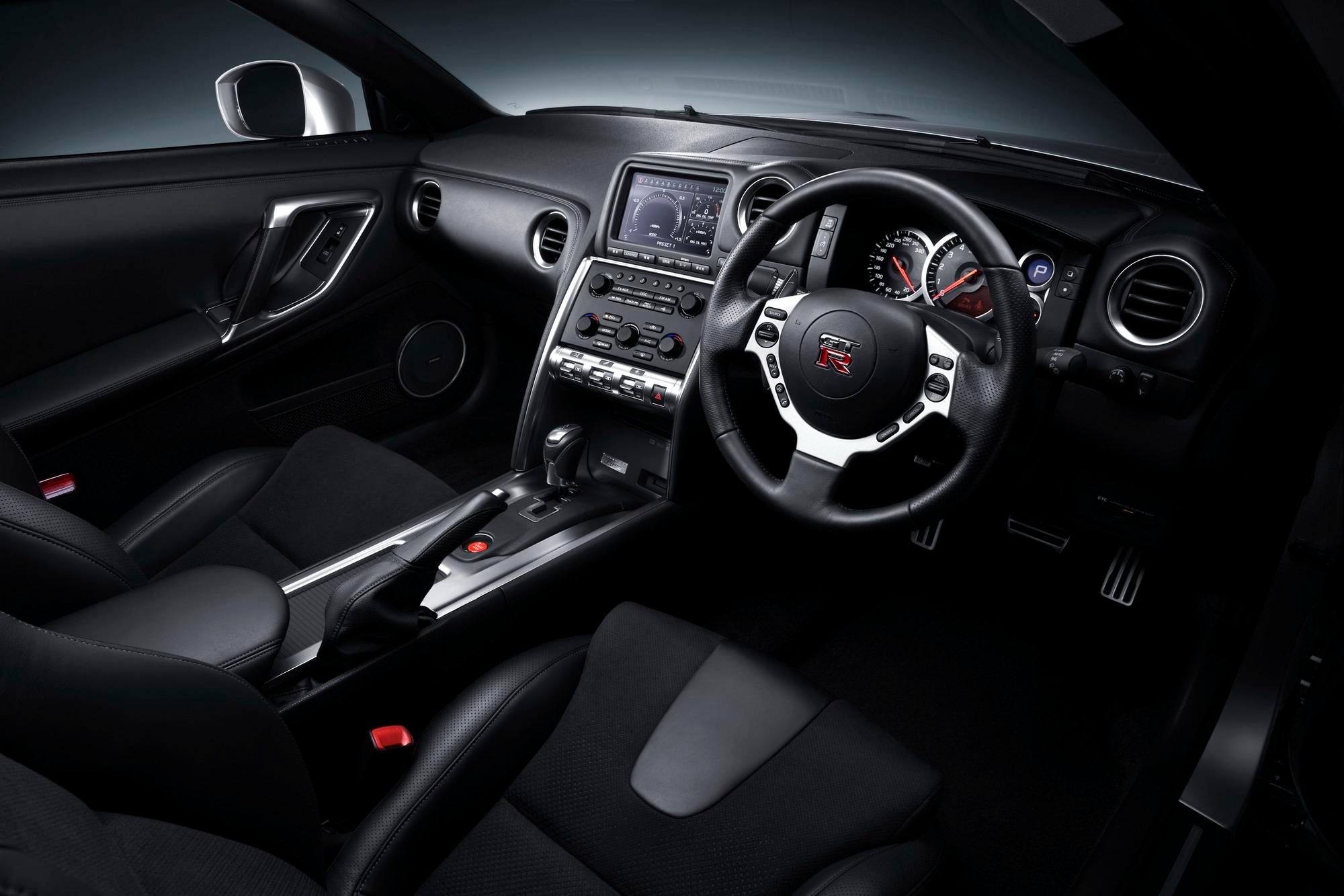 2011 Nissan GT-R New-Spec