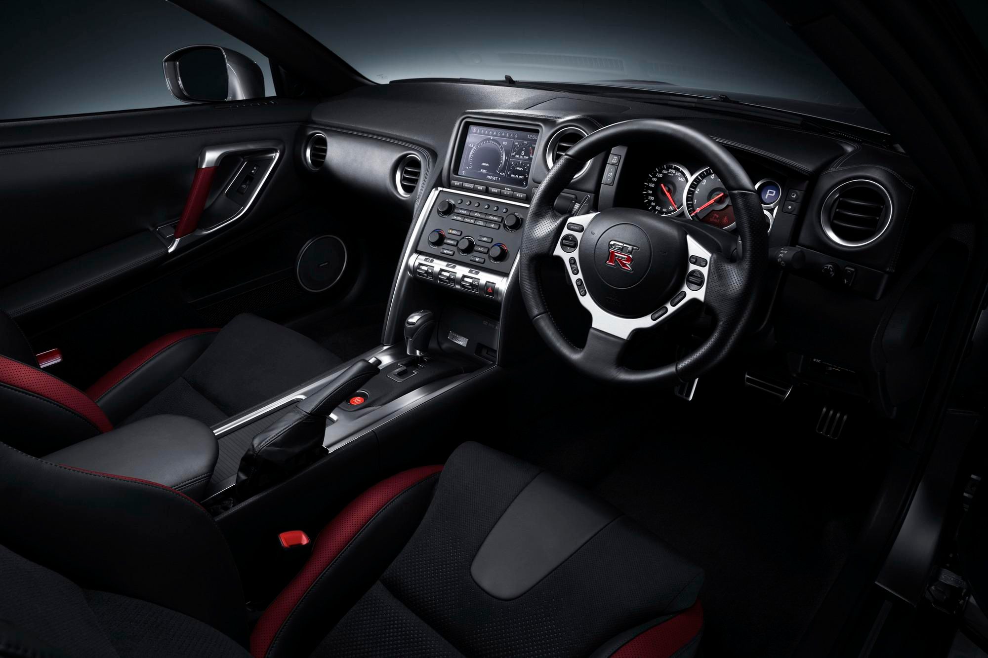 2011 Nissan GT-R New-Spec