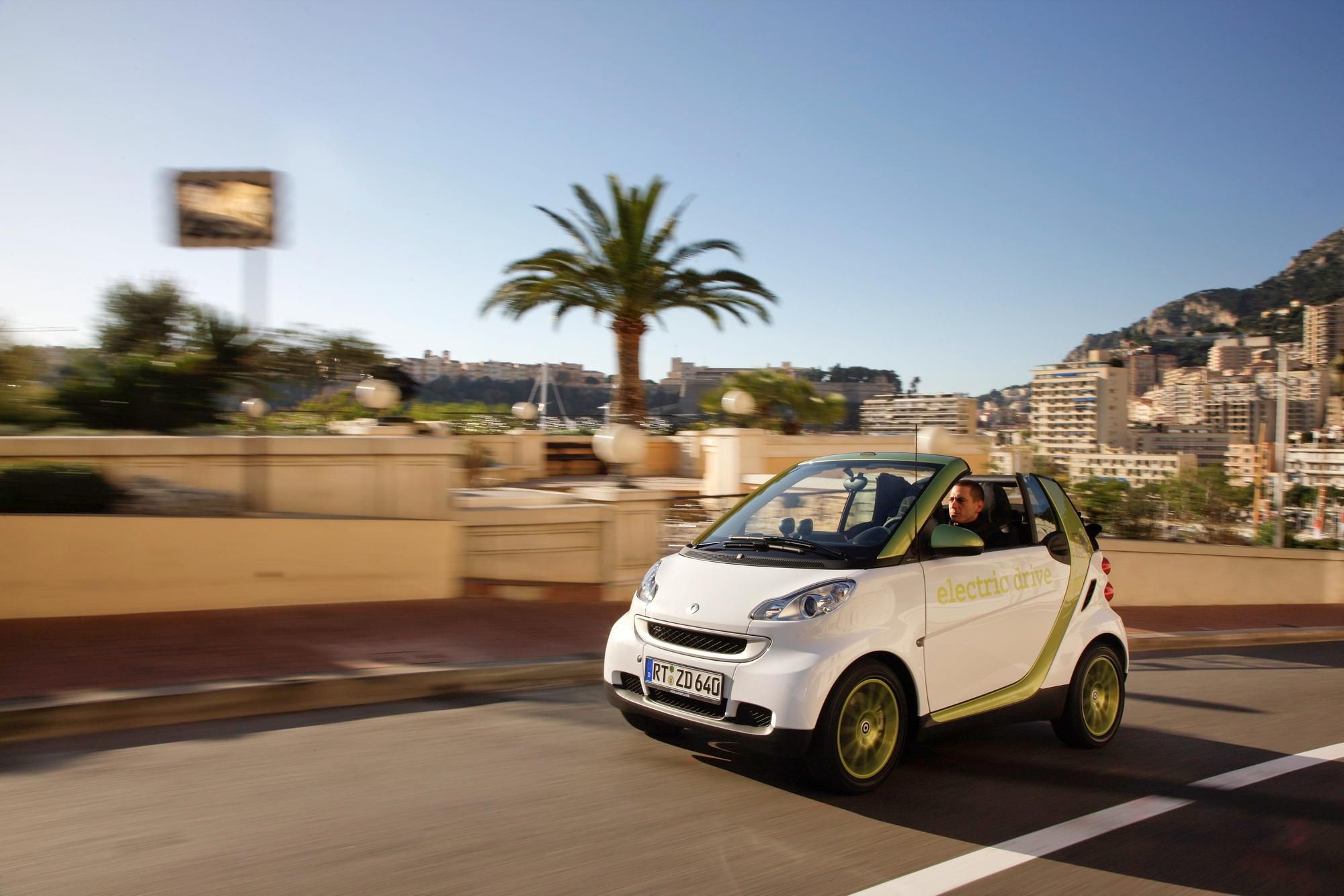 2009 Smart Fortwo Cabrio Review: A City Car That Gets as Much Attention as  a Supercar 