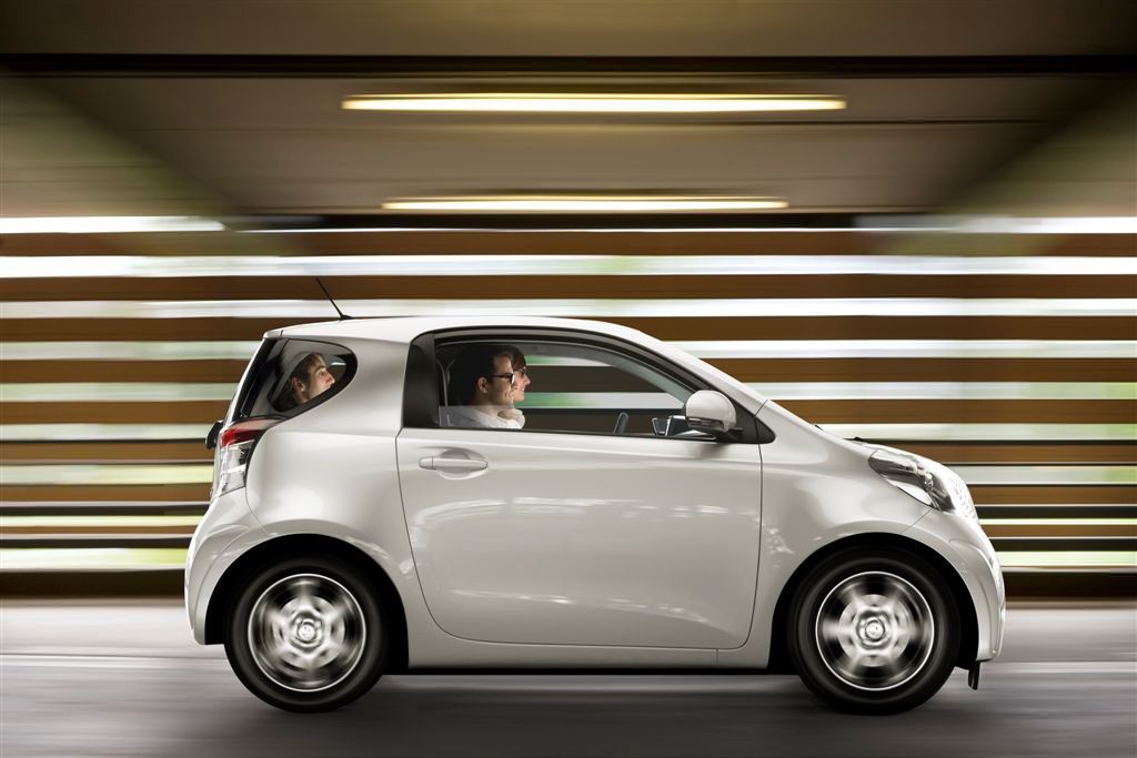 2010 Toyota iQ Access