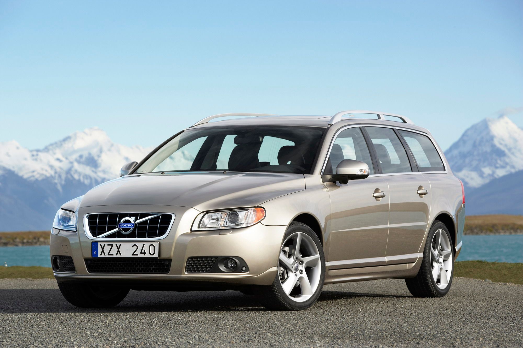 2010 Volvo V70 and S80 DRIVe