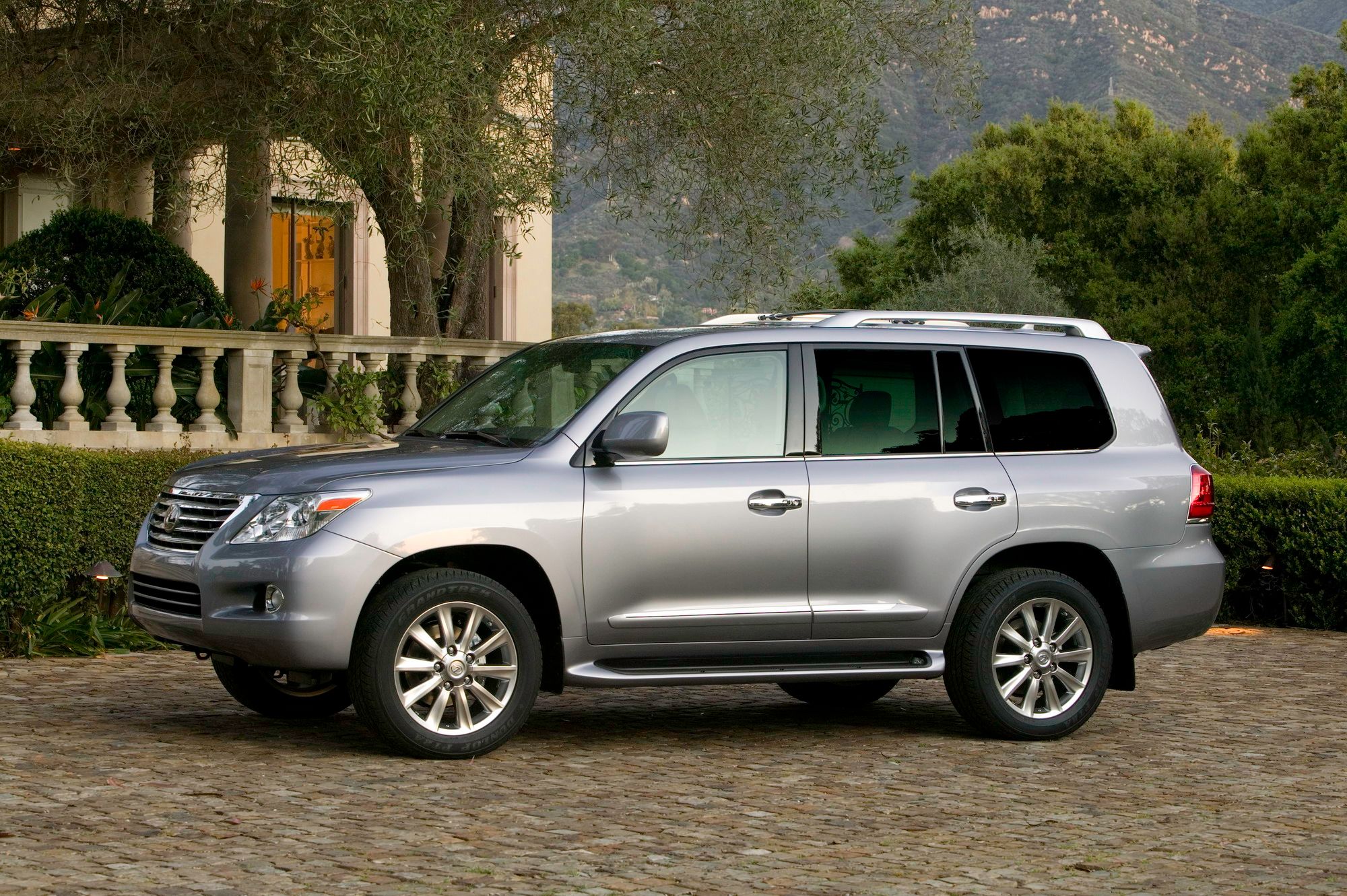 2010 Lexus LX570