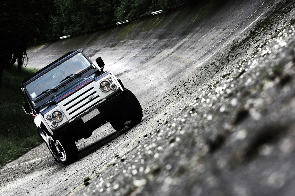 2010 Land Rover Defender by Aznom