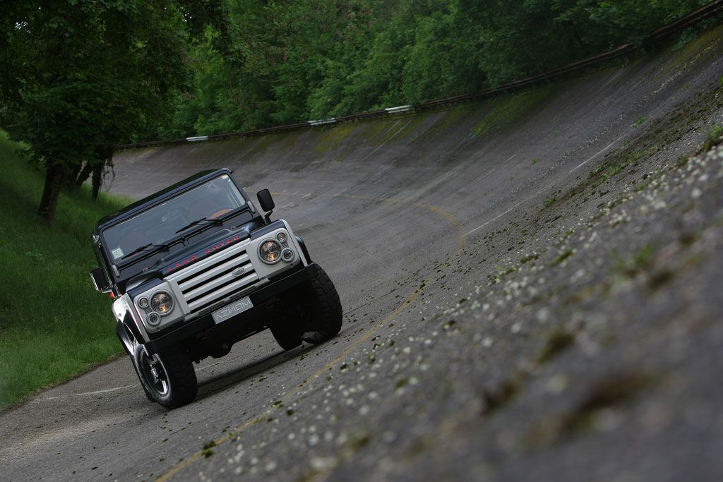 2010 Land Rover Defender by Aznom