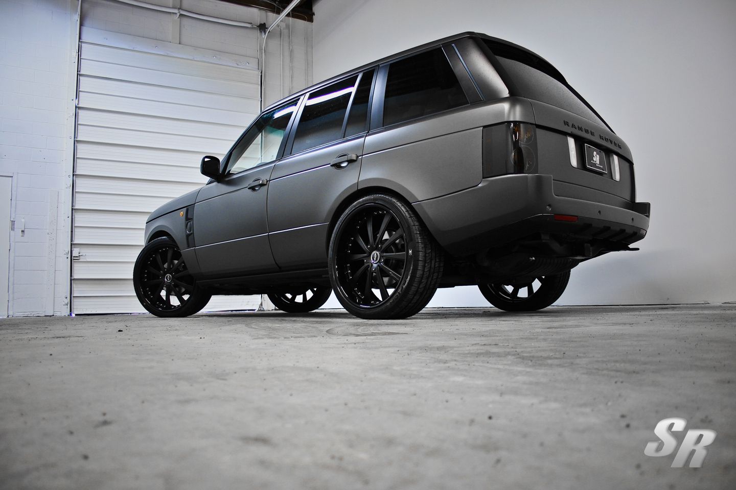 2010 Range Rover Project Militar by SR Auto Group