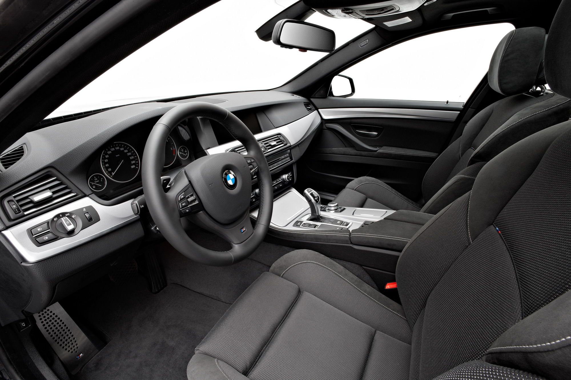 2011 BMW 5-Series sedan M-Sport package