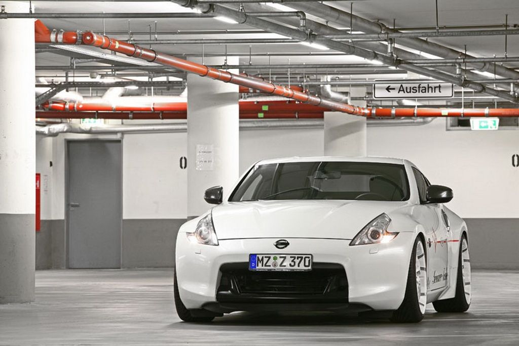 2010 Nissan 370Z by Senner Tuning