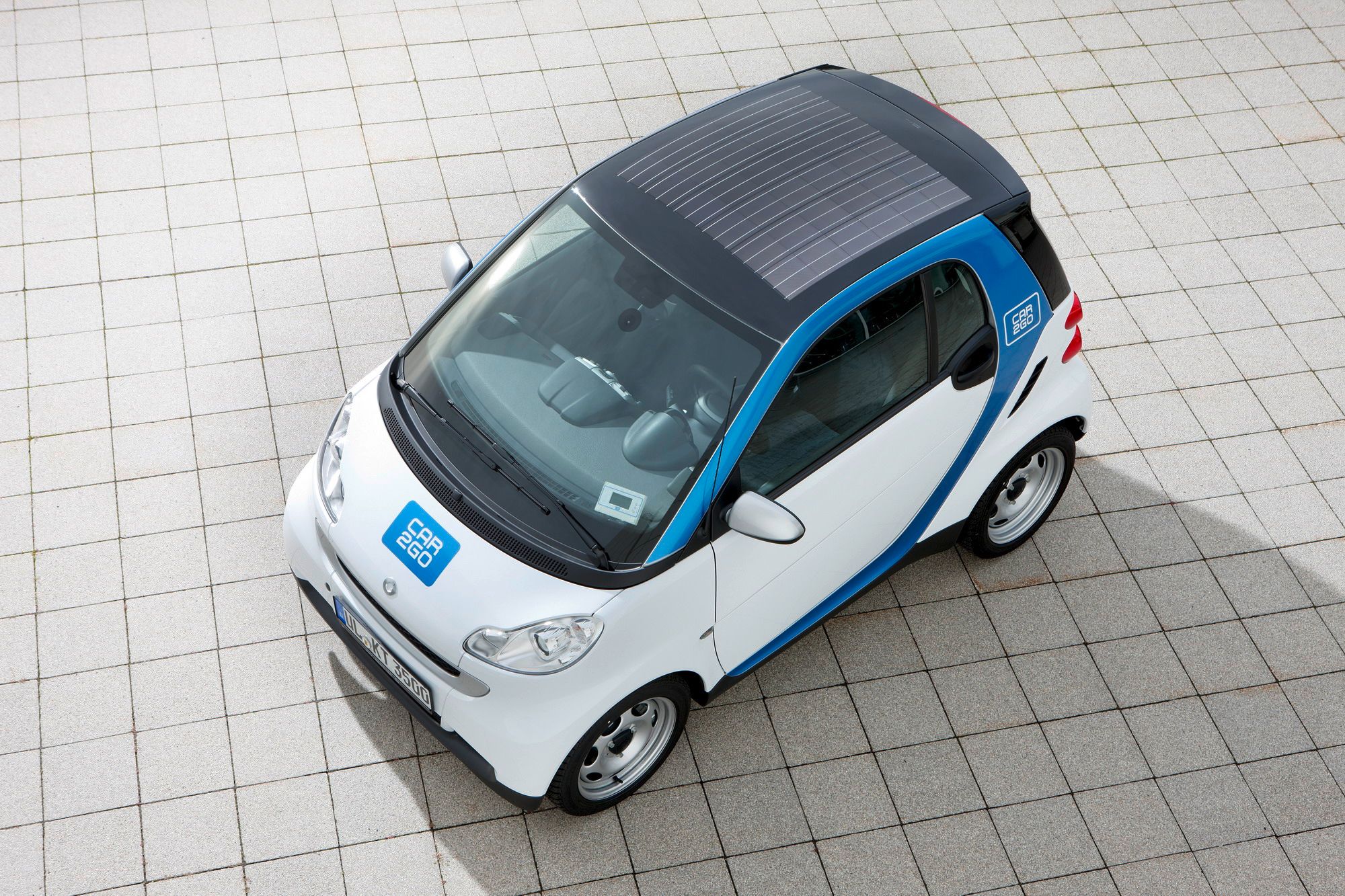 2011 Smart Car2Go edition with solar roof