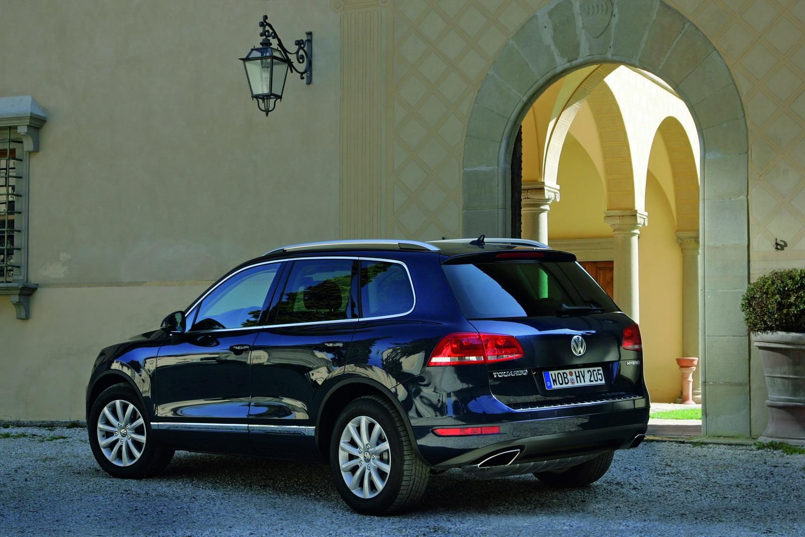 2011 Volkswagen Touareg Hybrid