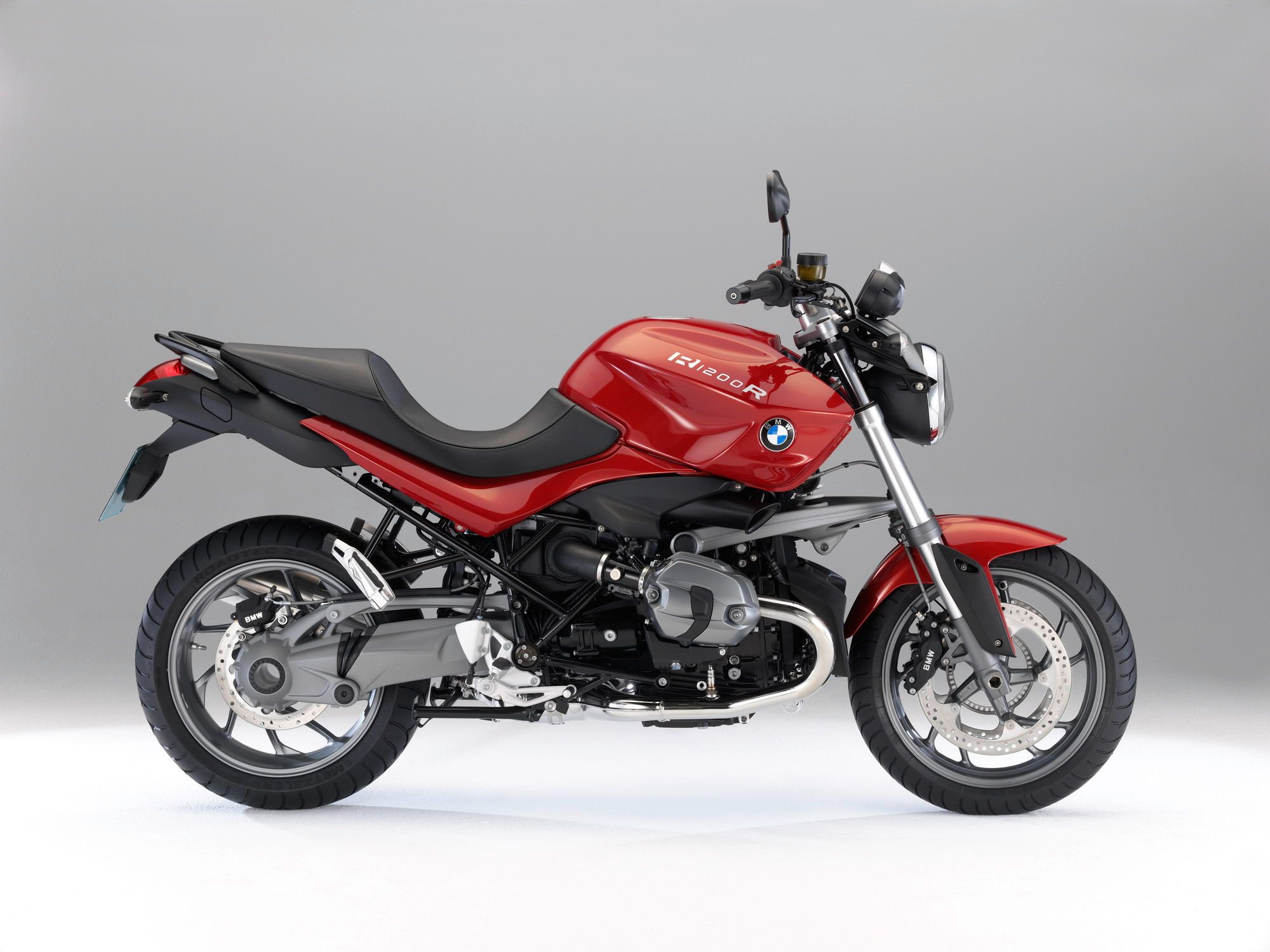 2011 BMW R 1200 R and R 1200 R Classic