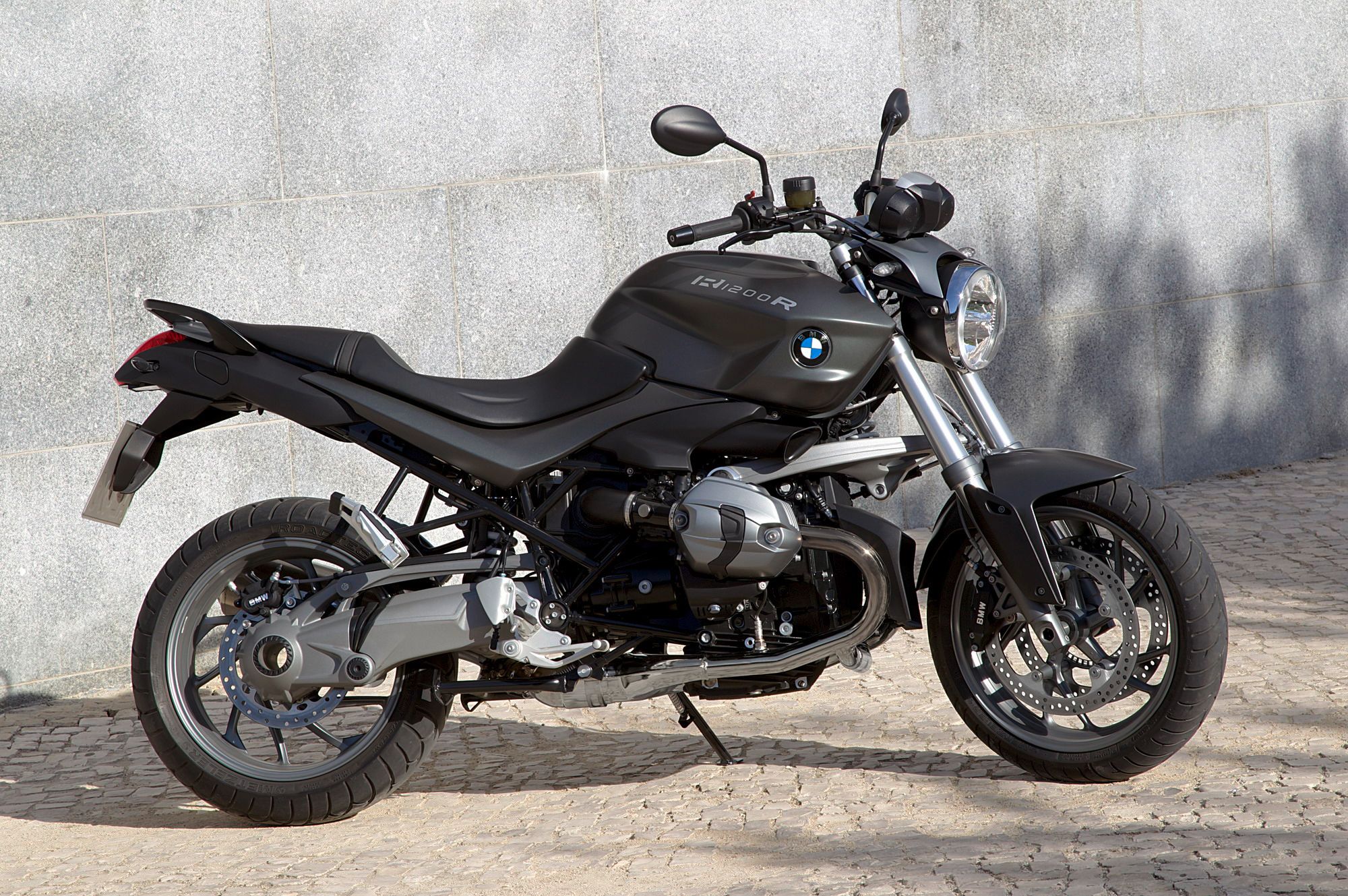 2011 BMW R 1200 R and R 1200 R Classic