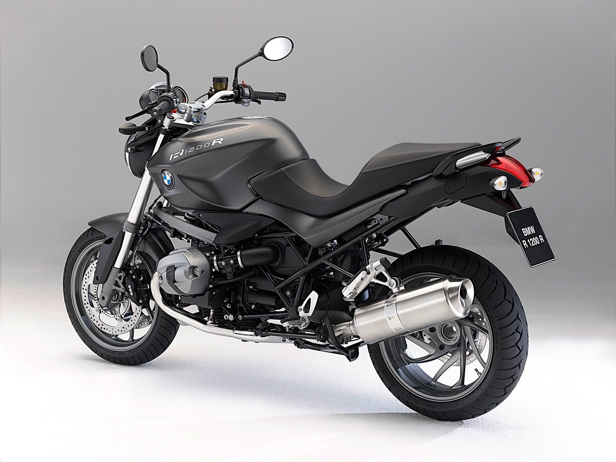 2011 BMW R 1200 R and R 1200 R Classic