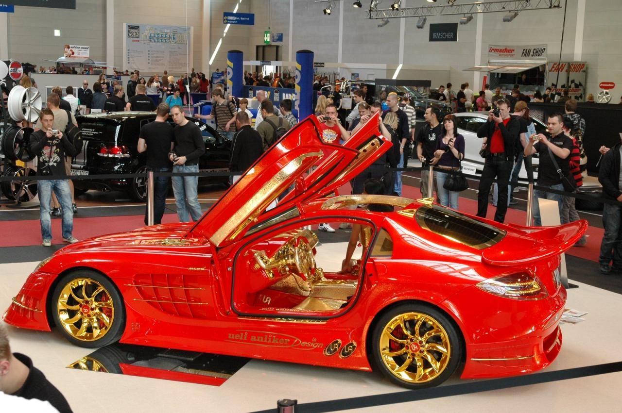 Gold-plated McLaren SLR 999 blinds Dortmund MY Show