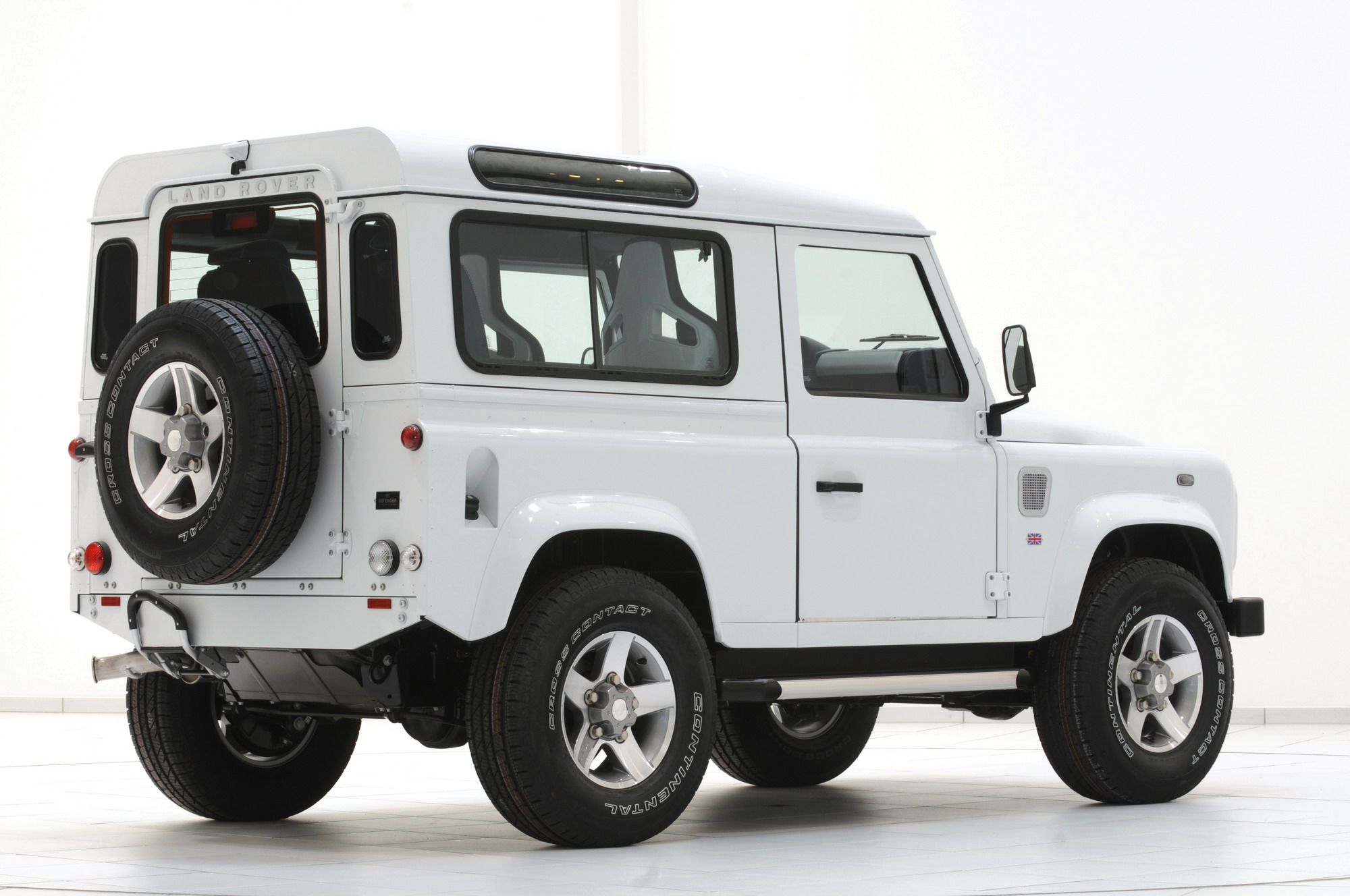 2010 Land Rover Defender 90 Yachting Edition by Startech 