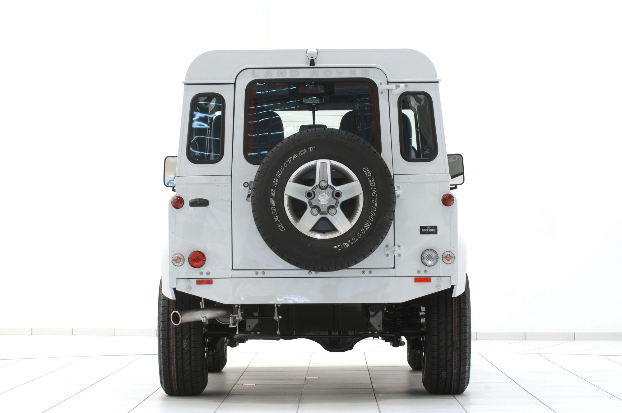 2010 Land Rover Defender 90 Yachting Edition by Startech 