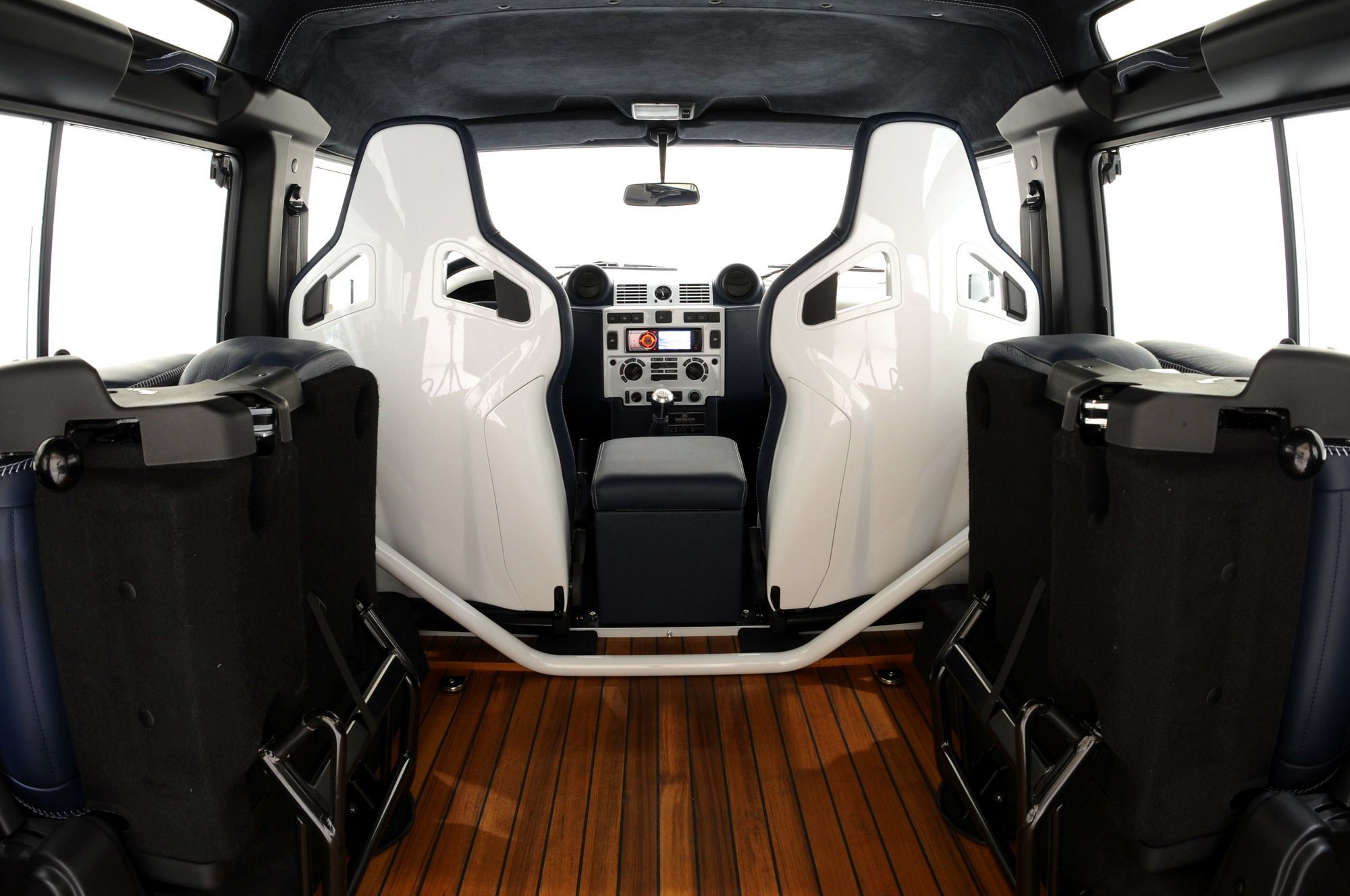 2010 Land Rover Defender 90 Yachting Edition by Startech 