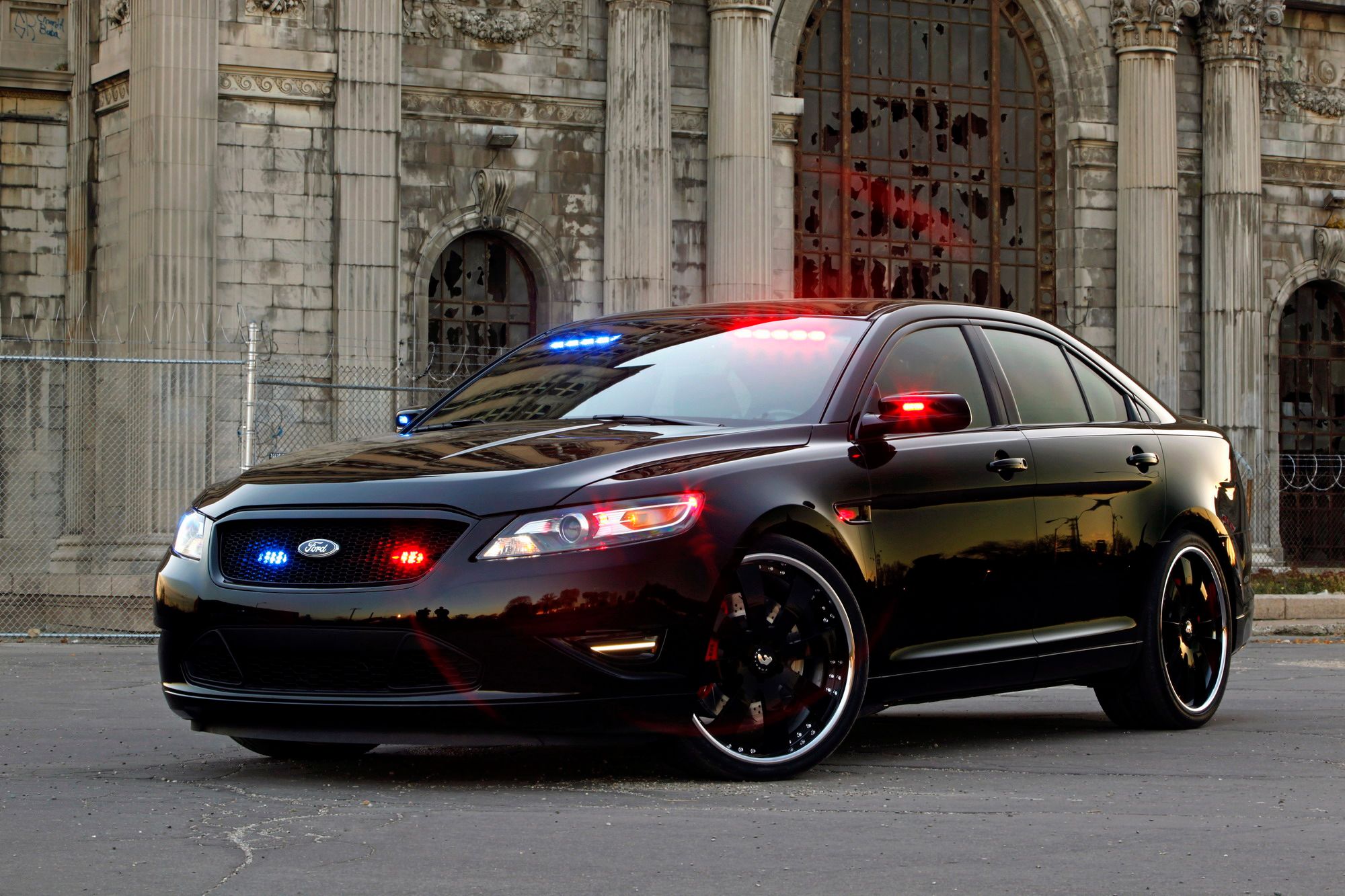 2011 Stealth Ford Police Interceptor concept