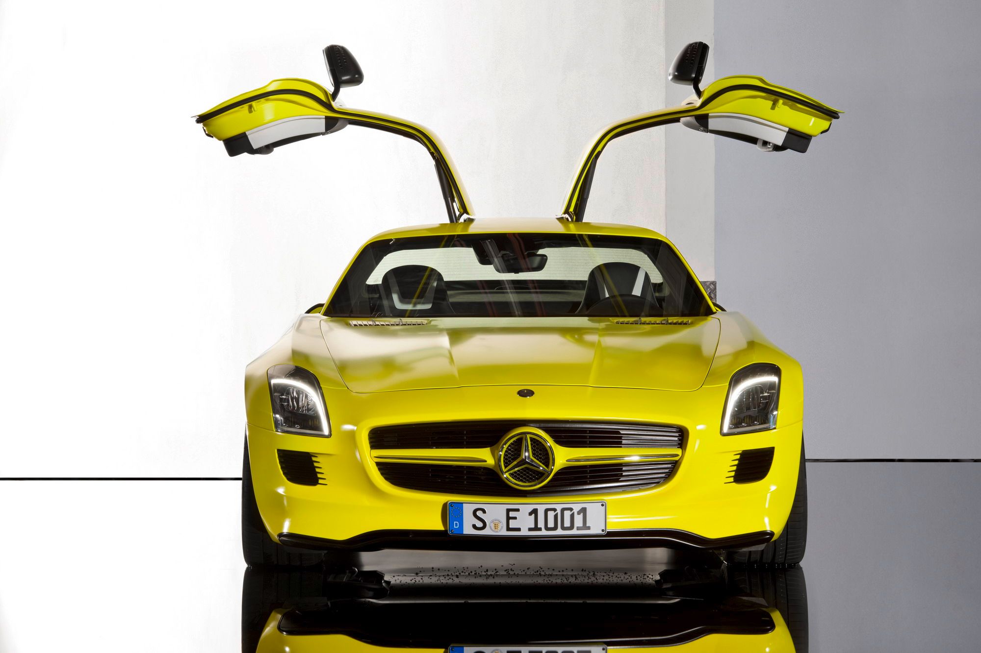 2013 Mercedes-Benz SLS AMG E-Cell