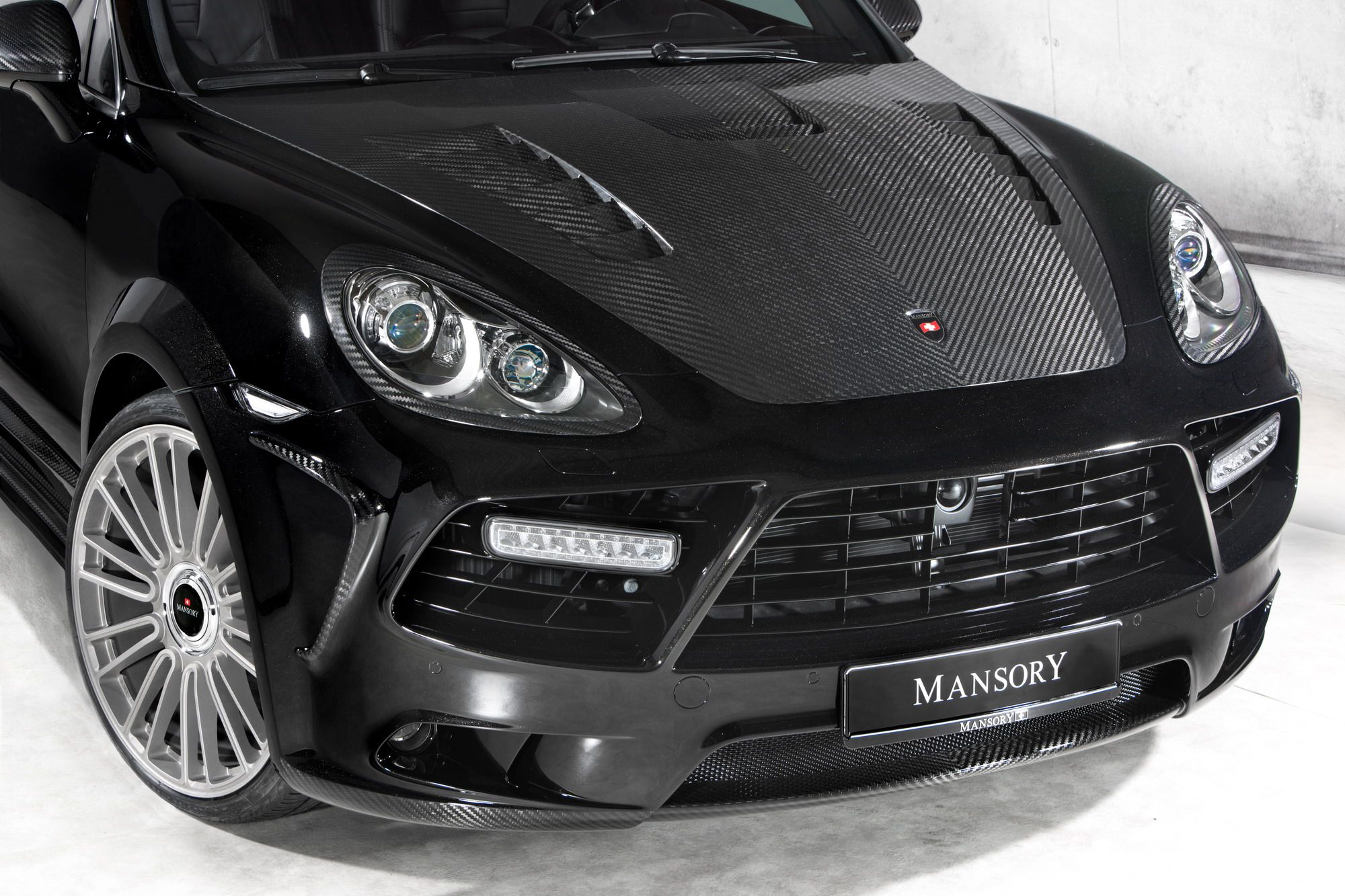 2012 Porsche Cayenne by Mansory