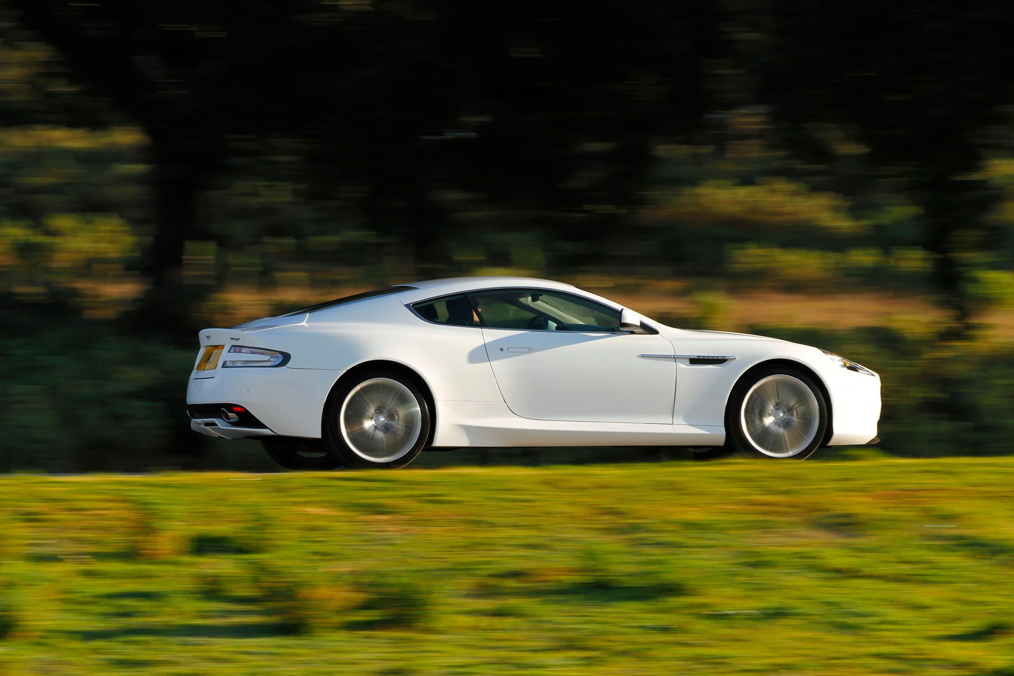 2012-aston-martin-virage