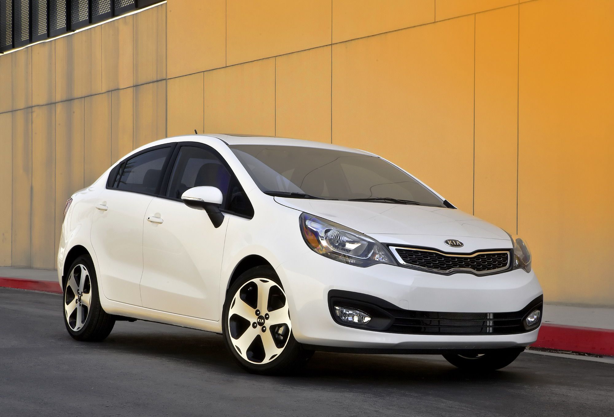 kia-rio-sedan-2.jpg?w=1600&h=