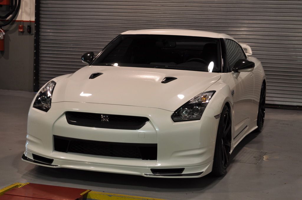 2011 Nissan Mine's GT-R for Tony Kanaan by CEC