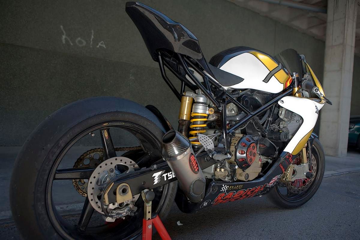 2011 RAD02 Corsa EVO by Radical Ducati 