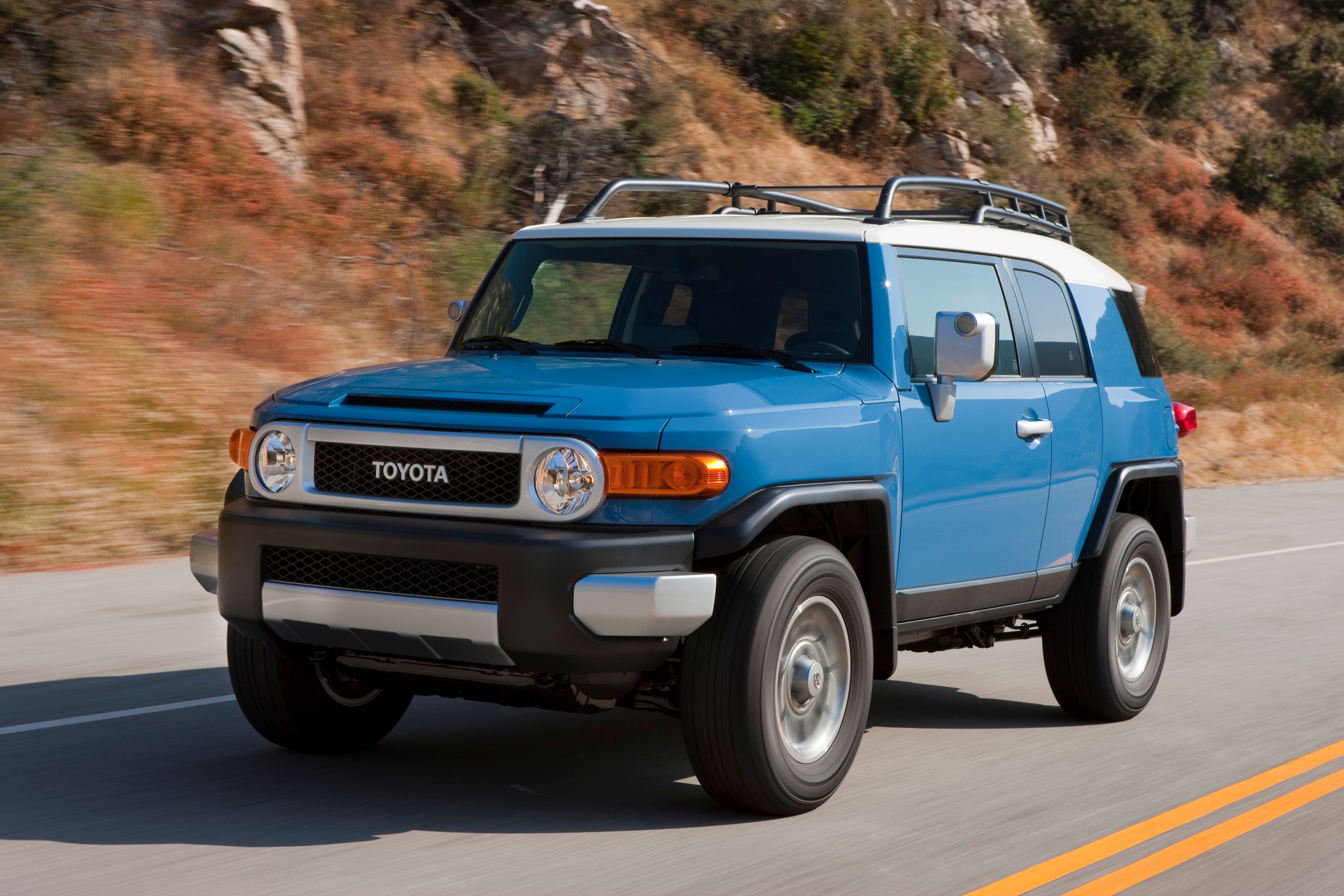 2011 Toyota FJ Cruiser front-three quarter view