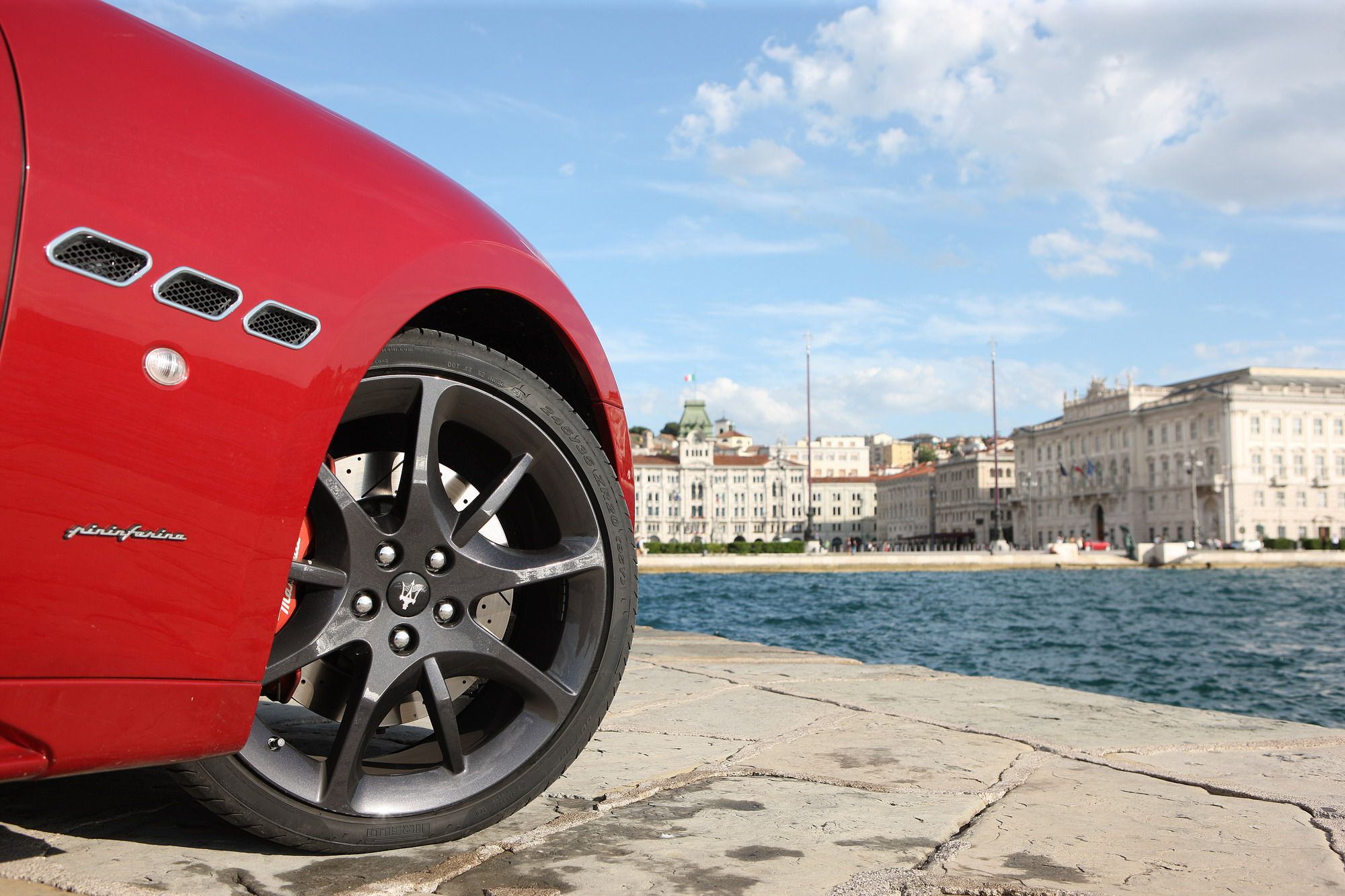 2012 Maserati GranCabrio Convertible Sport