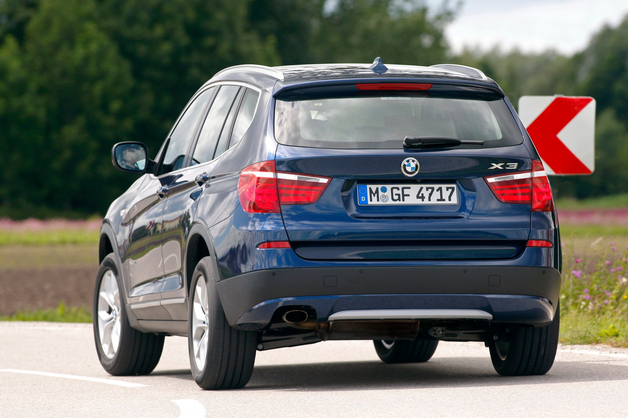 2012 BMW X3 xDrive20i and BMW X3 xDrive35d