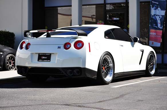 2011 Nissan GT-R by SP Engineering