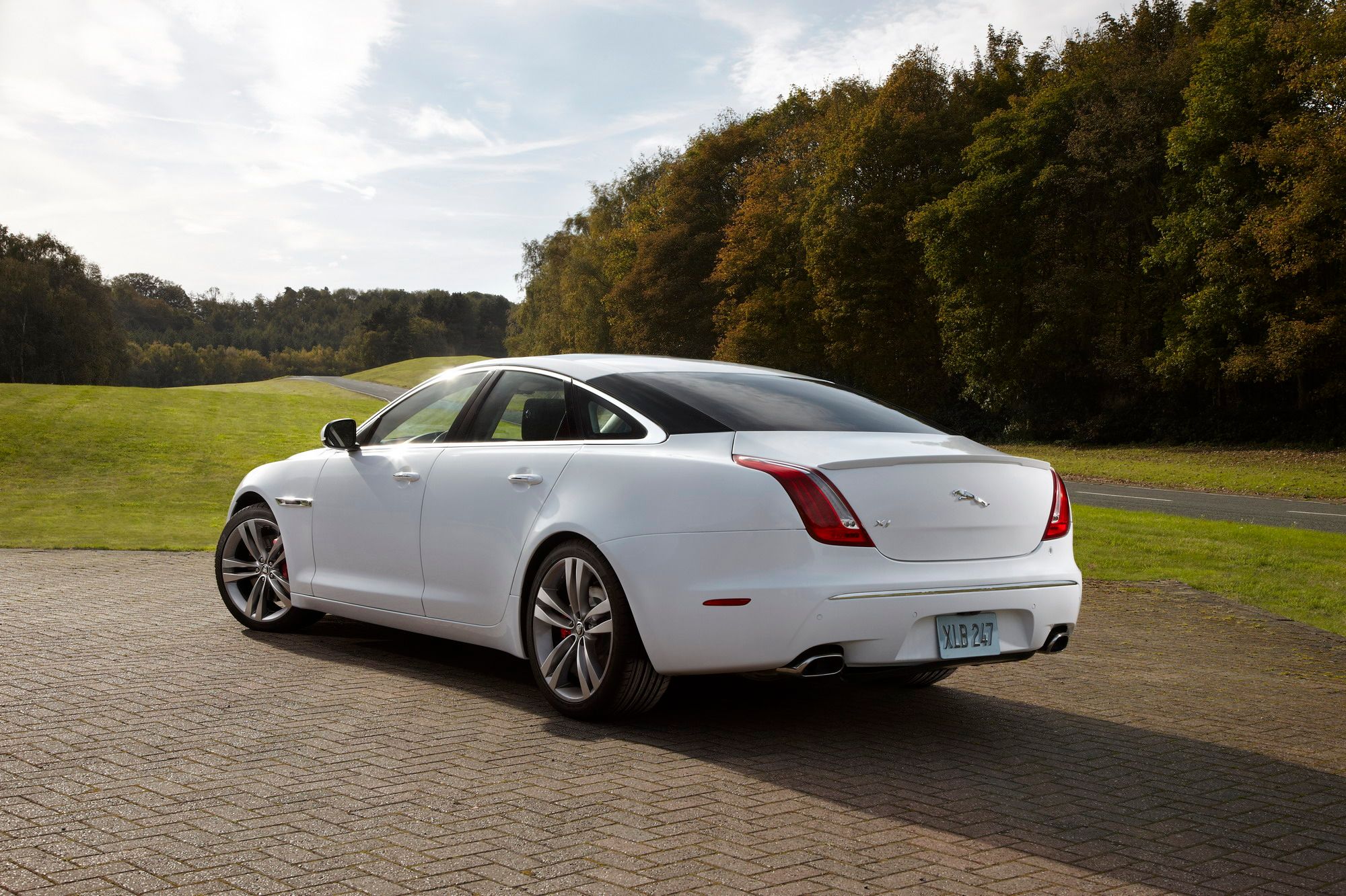 2012 Jaguar XJ Sport and Speed