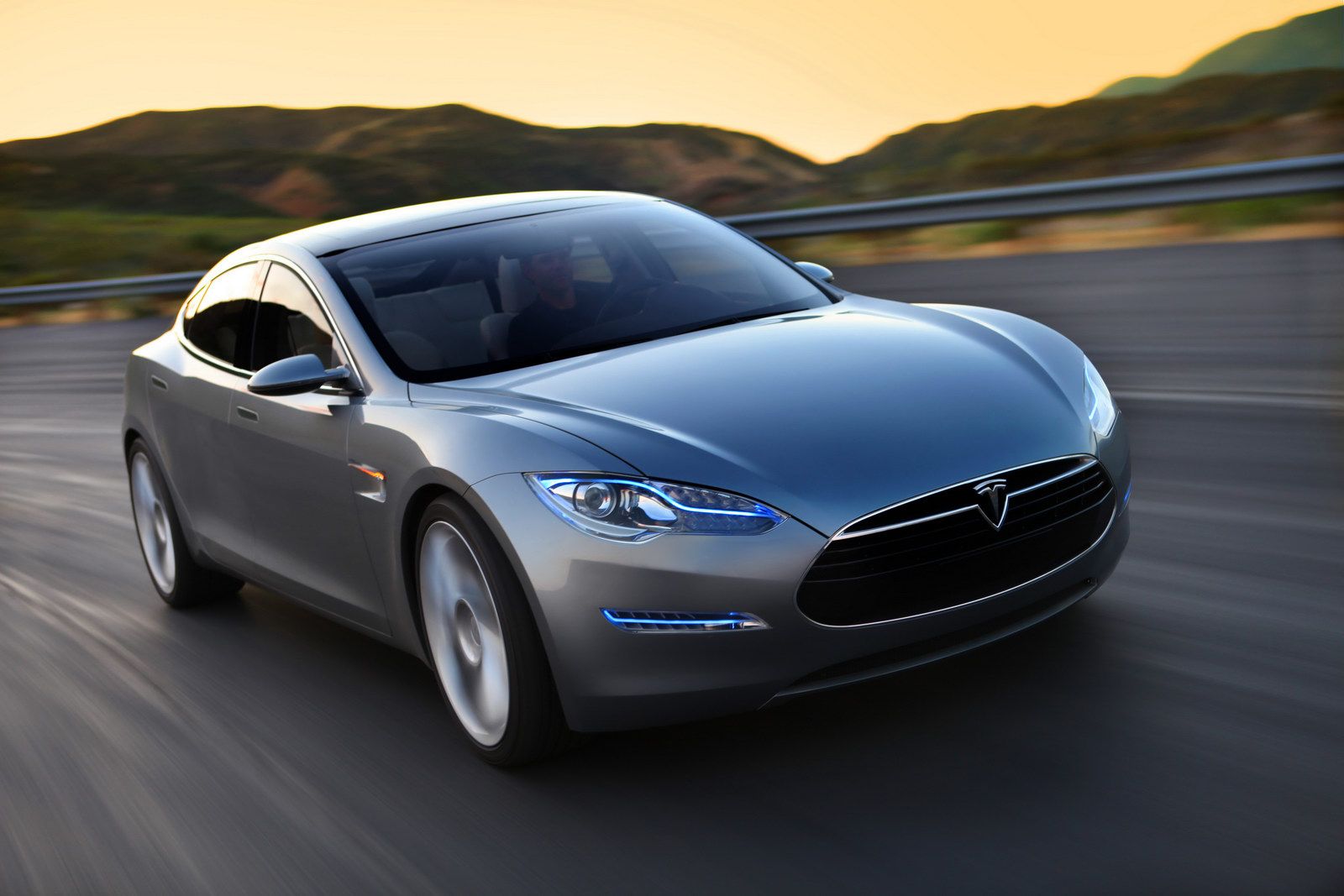 2015 Tesla Gives Away All its Patents for Free