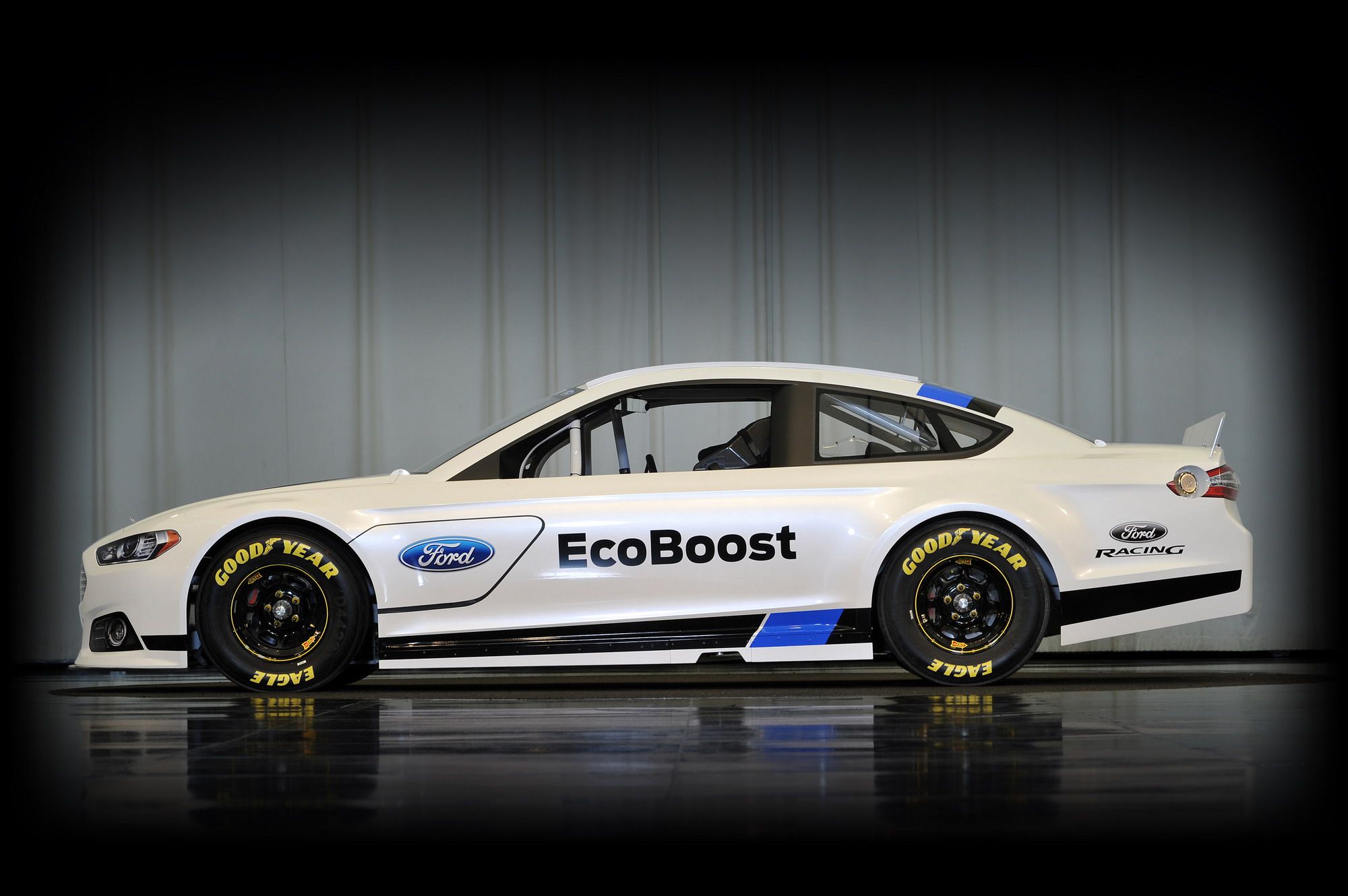 2013 Ford Fusion NASCAR Sprint Cup