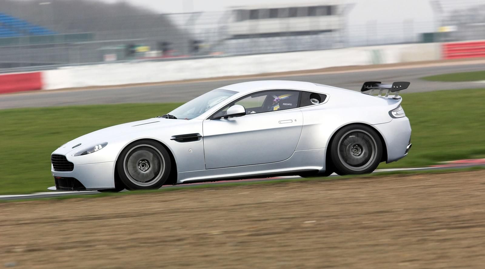 2012 Aston Martin Vantage GT4