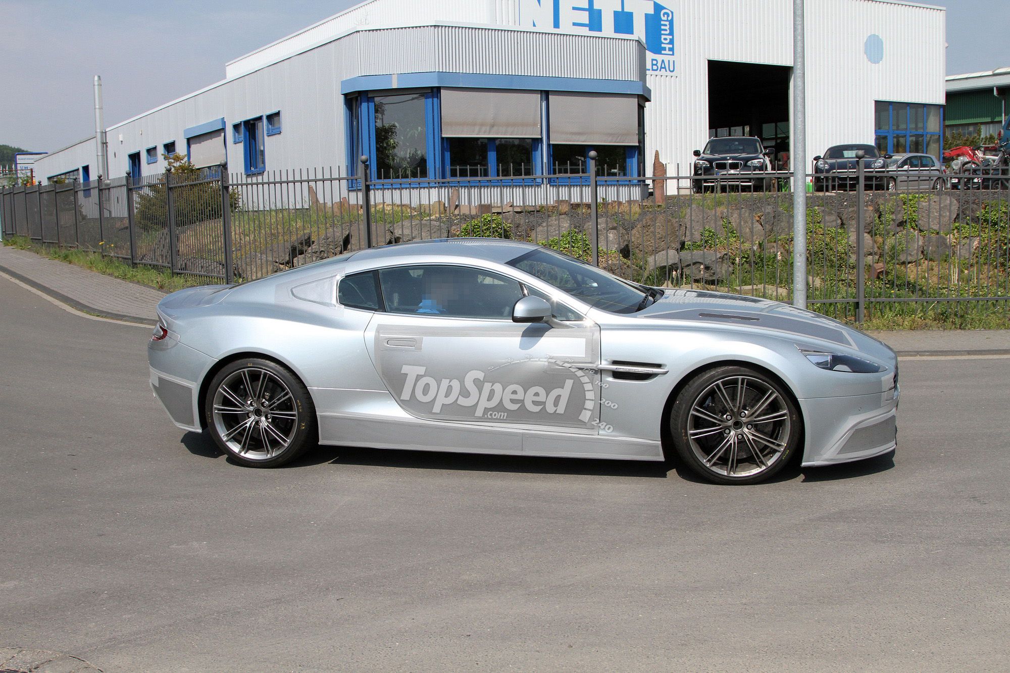 2014 - 2015 Aston Martin Vanquish