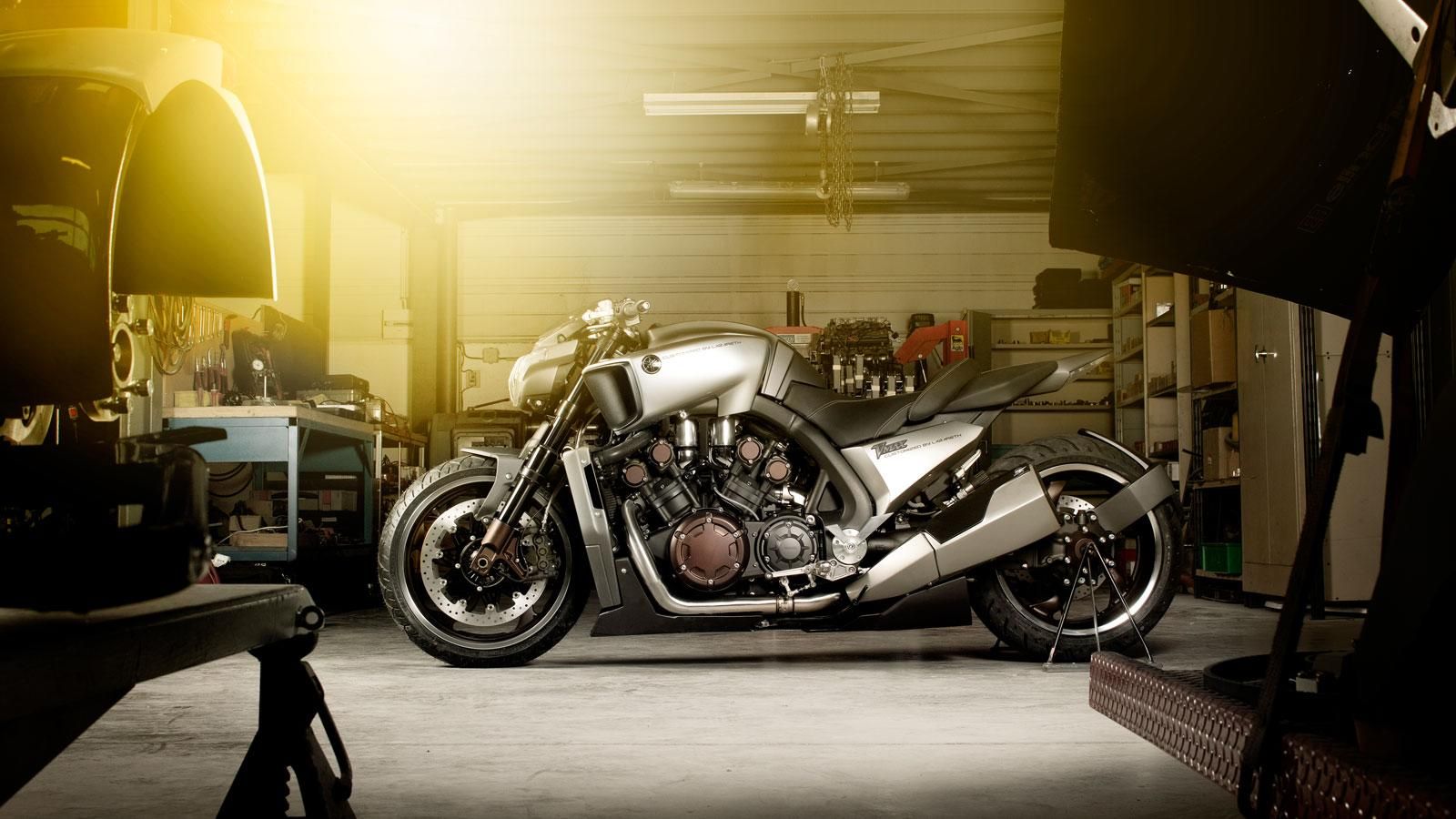 2011 Yamaha V-MAX Hyper Modified by Ludovic Lazareth