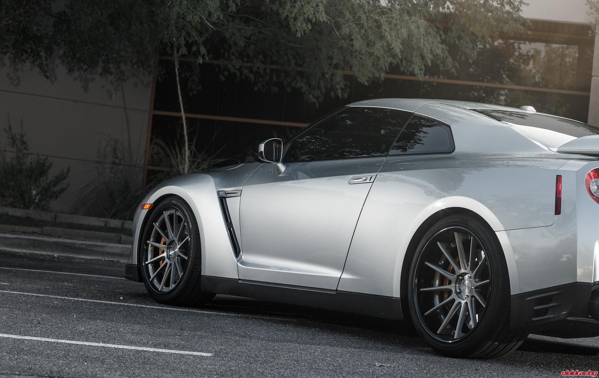 2013 Nissan GT-R by Vivid Racing