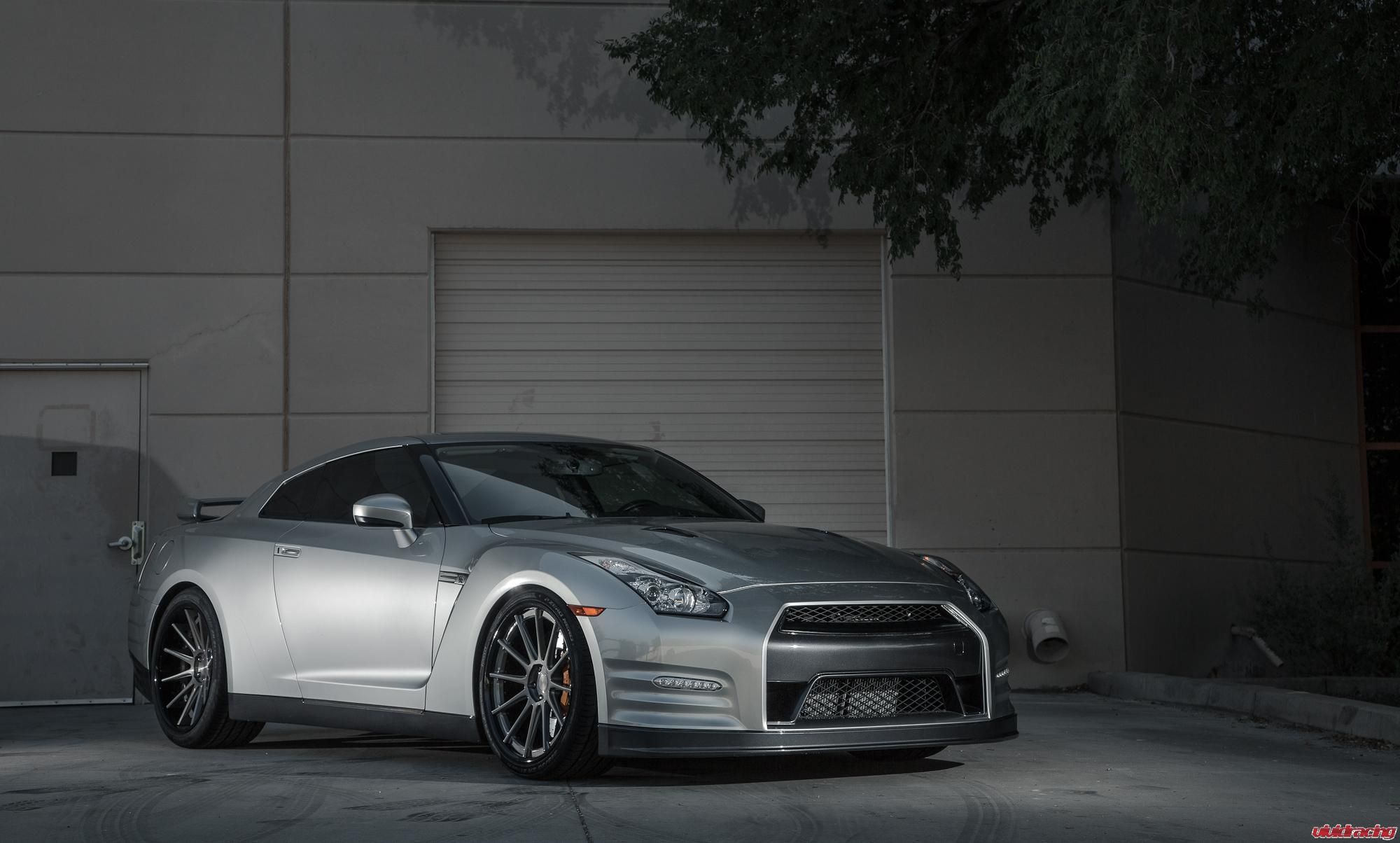 2013 Nissan GT-R by Vivid Racing