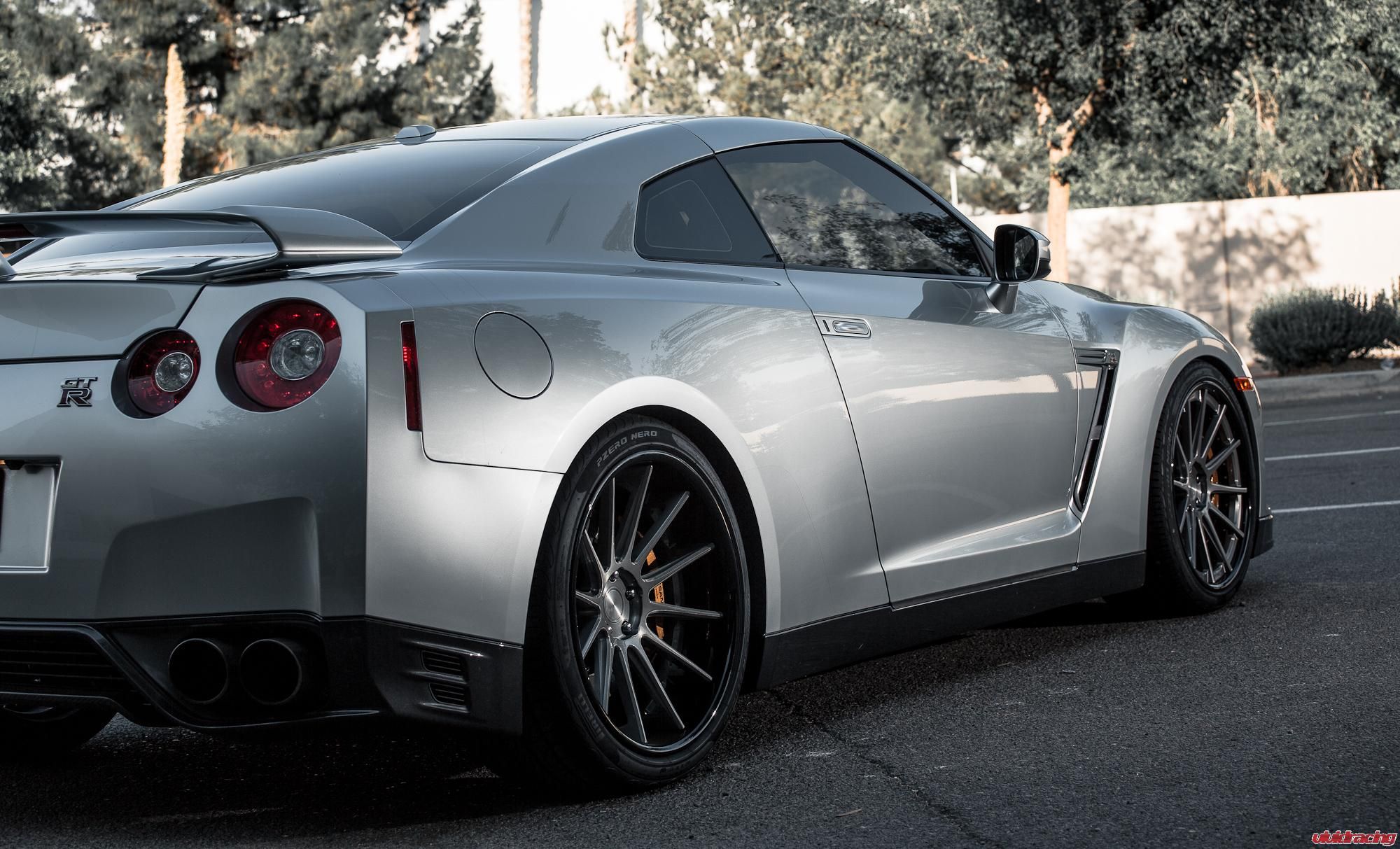 2013 Nissan GT-R by Vivid Racing