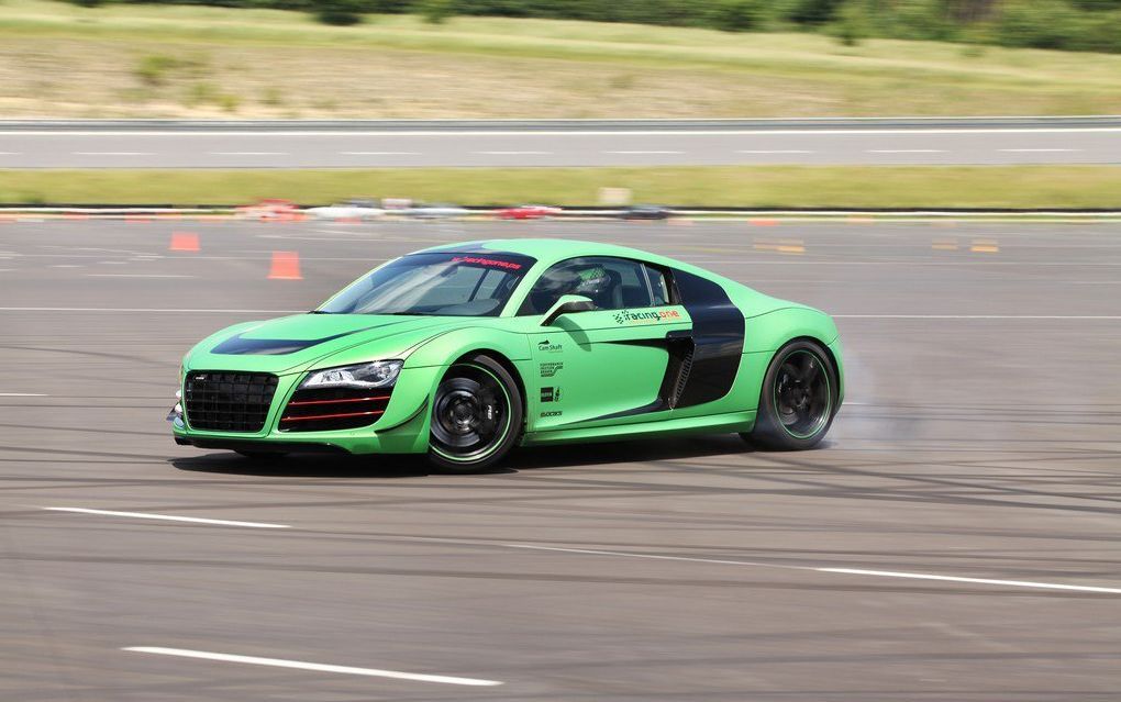 2012 Audi R8 V10 by Racing One